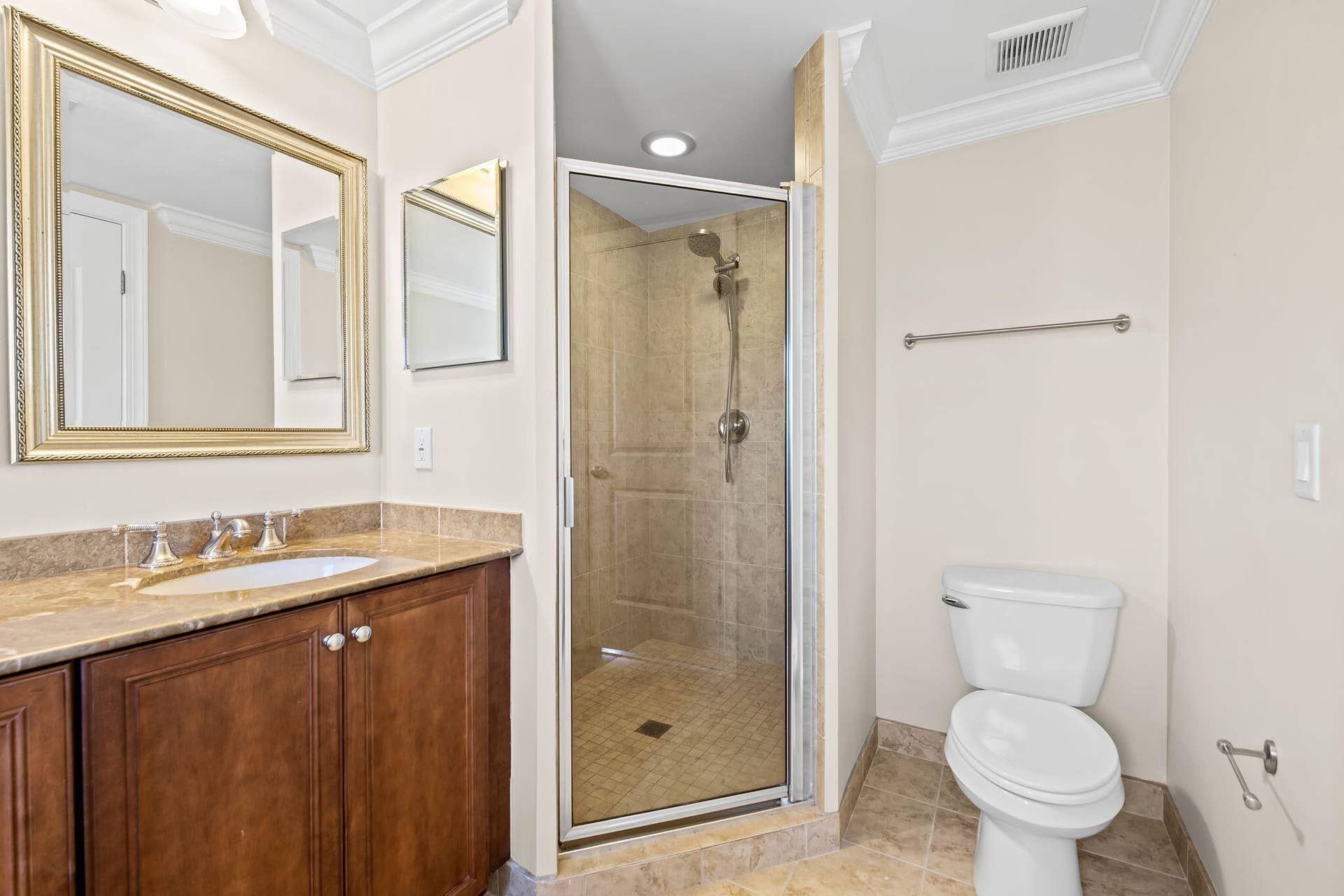 630 SE 15th Street, #5, Fort Lauderdale, FL 33316 Primary Bath