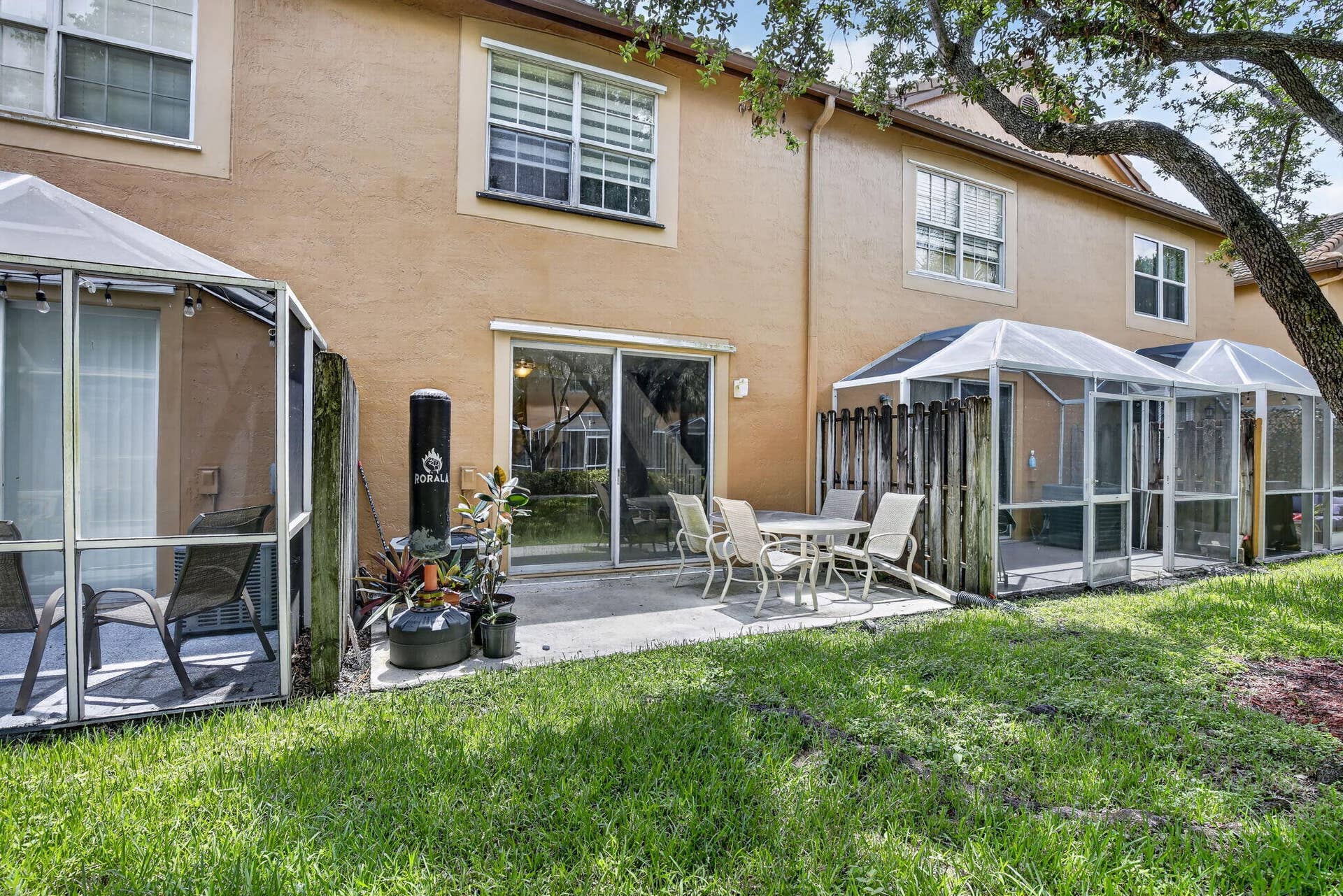 1603 Barcelona Way, #3-32, Weston, FL 33327 Porch