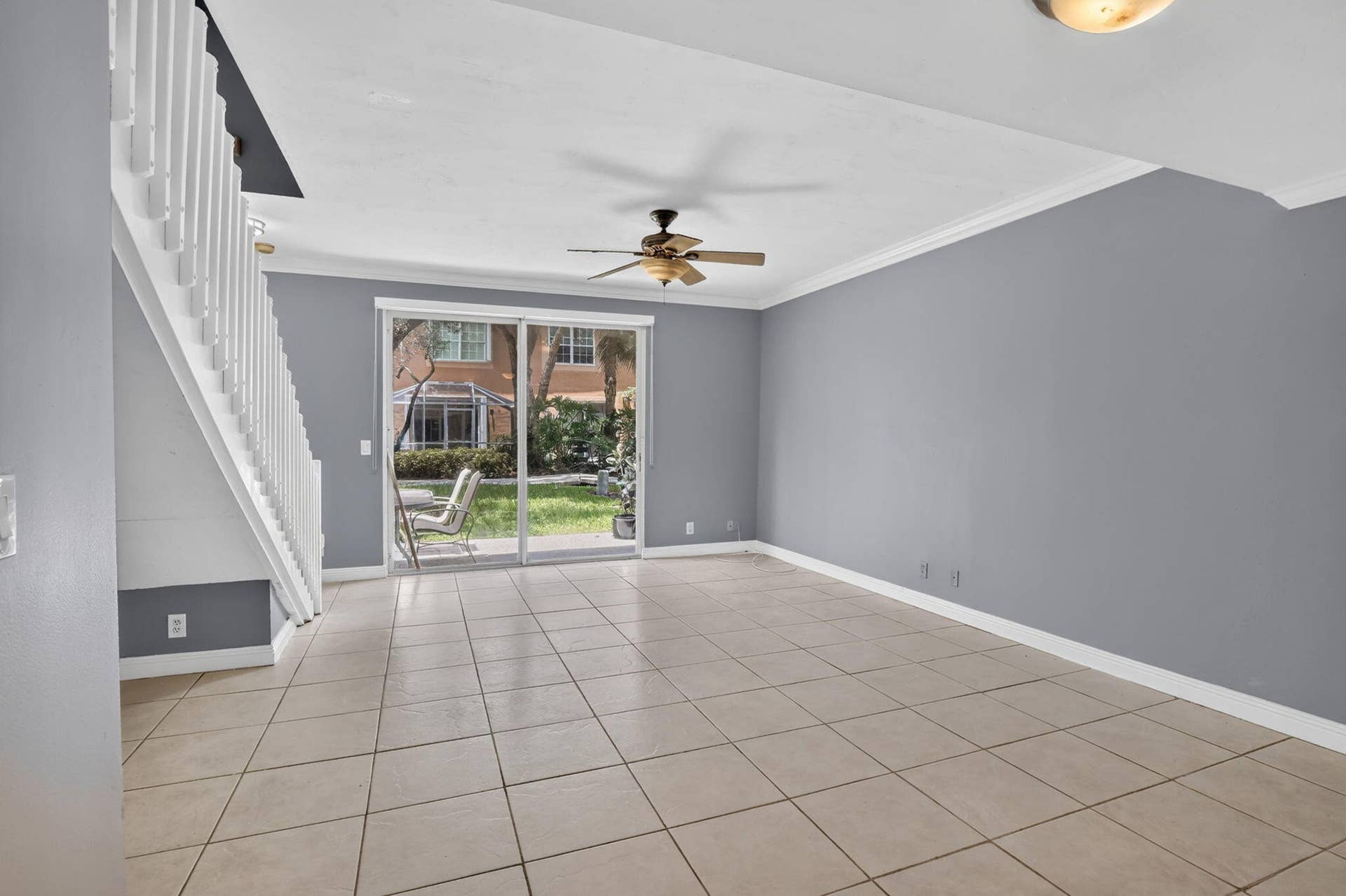 1603 Barcelona Way, #3-32, Weston, FL 33327 Living Room