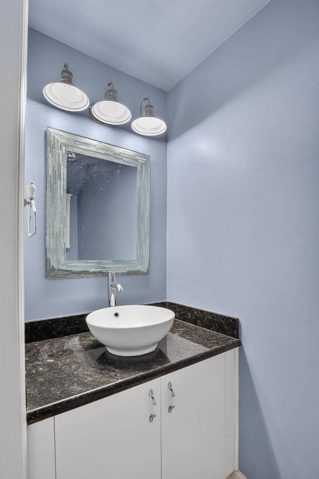 1603 Barcelona Way, #3-32, Weston, FL 33327 Half Bath