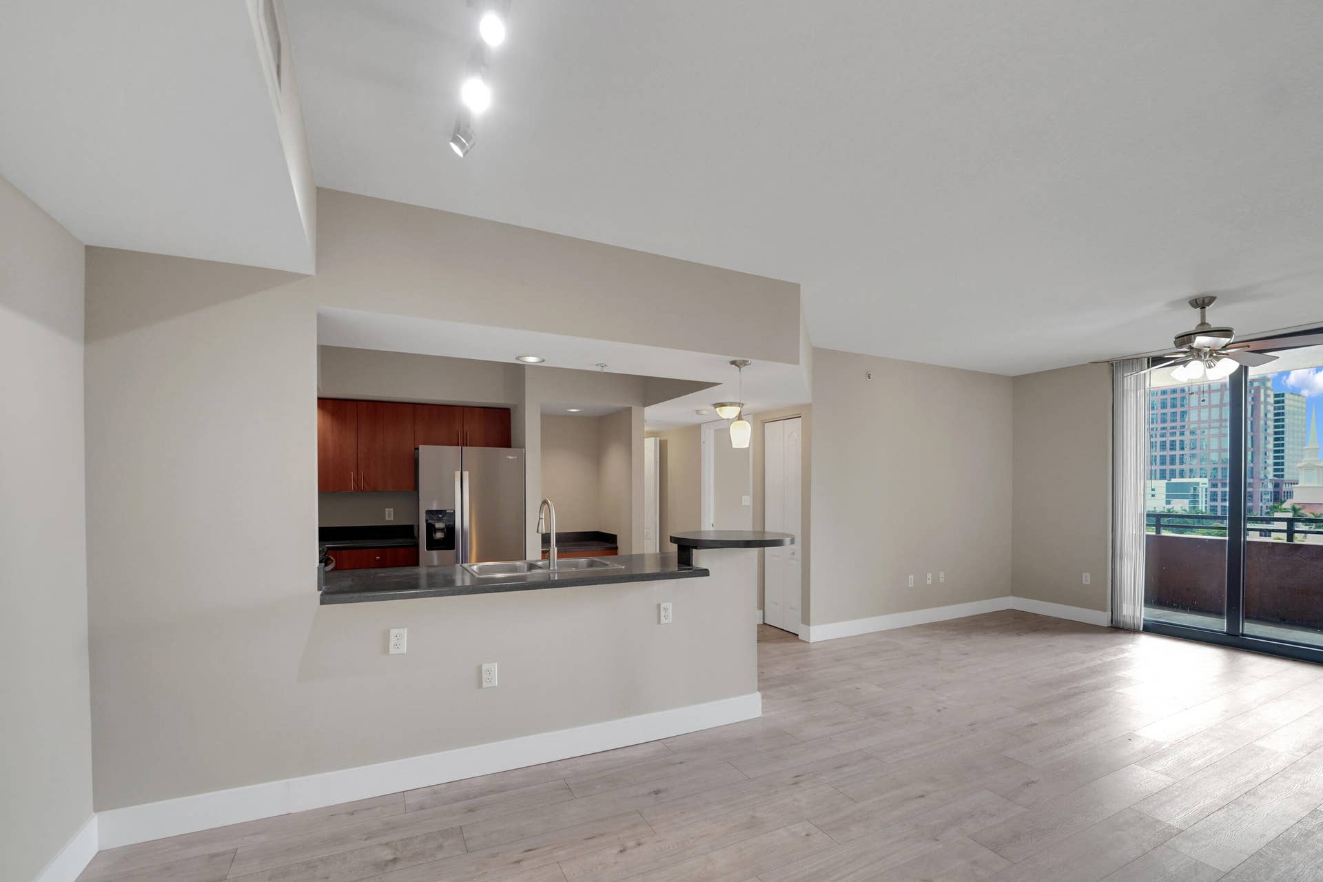 110 N FEDERAL Highway, #815, Fort Lauderdale, FL 33301 DSC05824