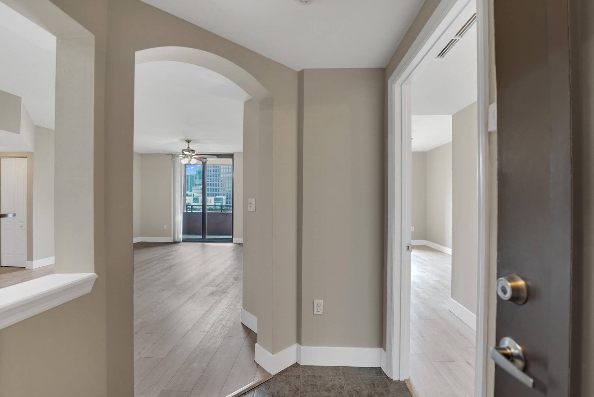 110 N FEDERAL Highway, #815, Fort Lauderdale, FL 33301 DSC05815