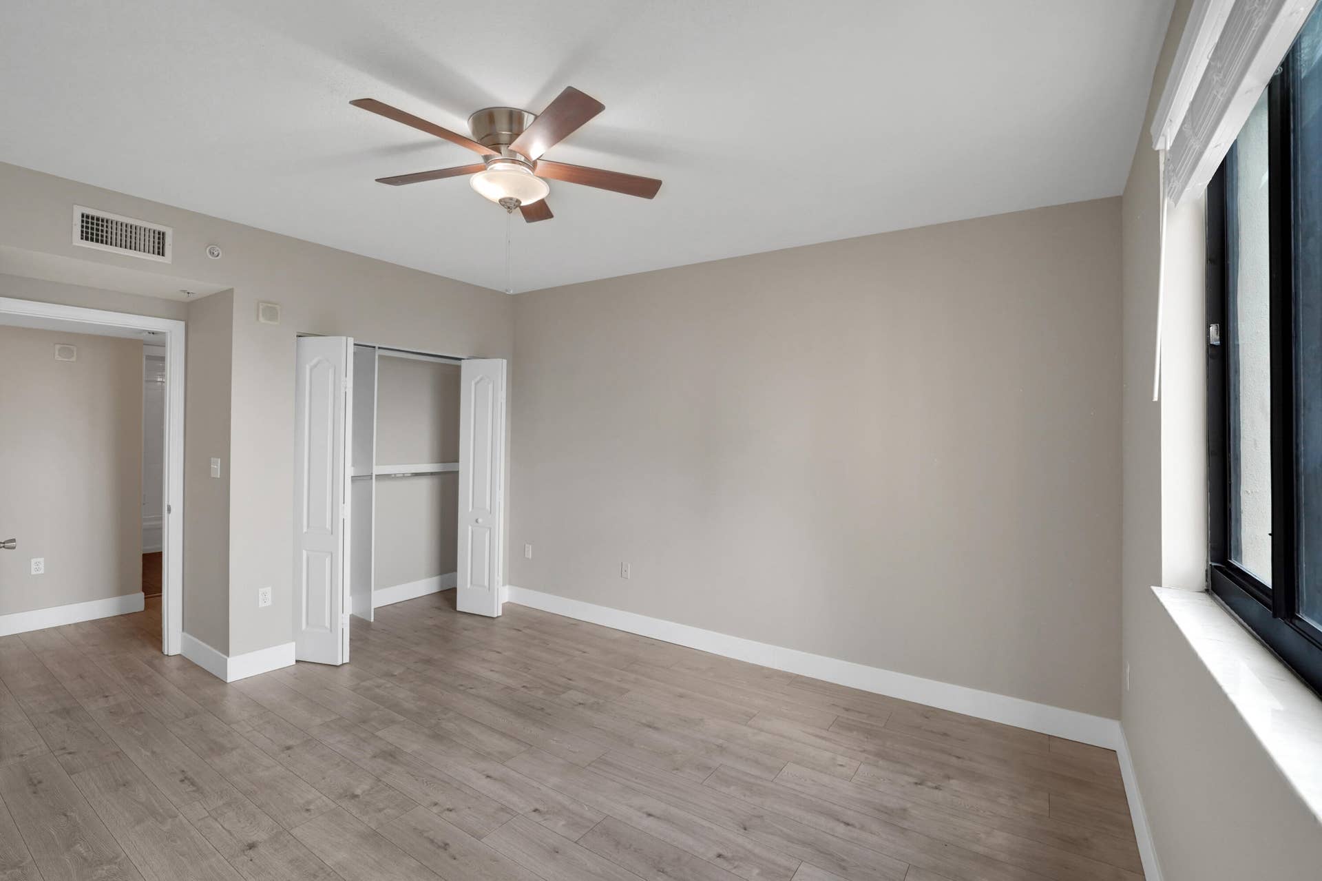 110 N FEDERAL Highway, #815, Fort Lauderdale, FL 33301 DSC05893