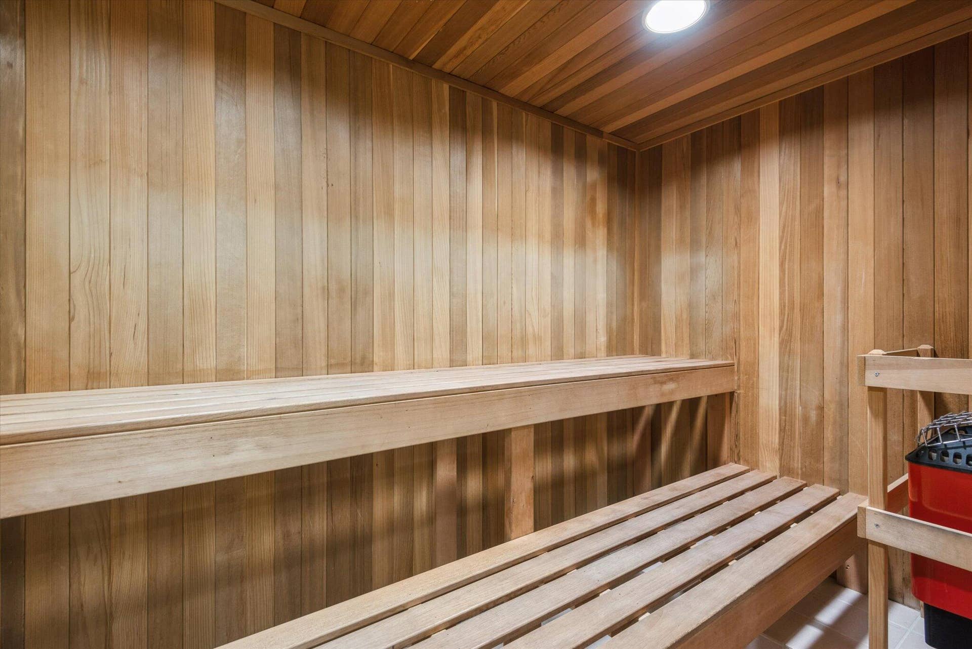 6th FL Mens/Womens Sauna