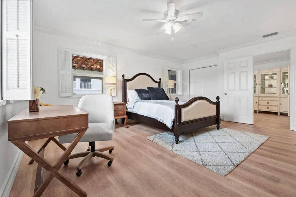 Queen Bedroom & Desk 2