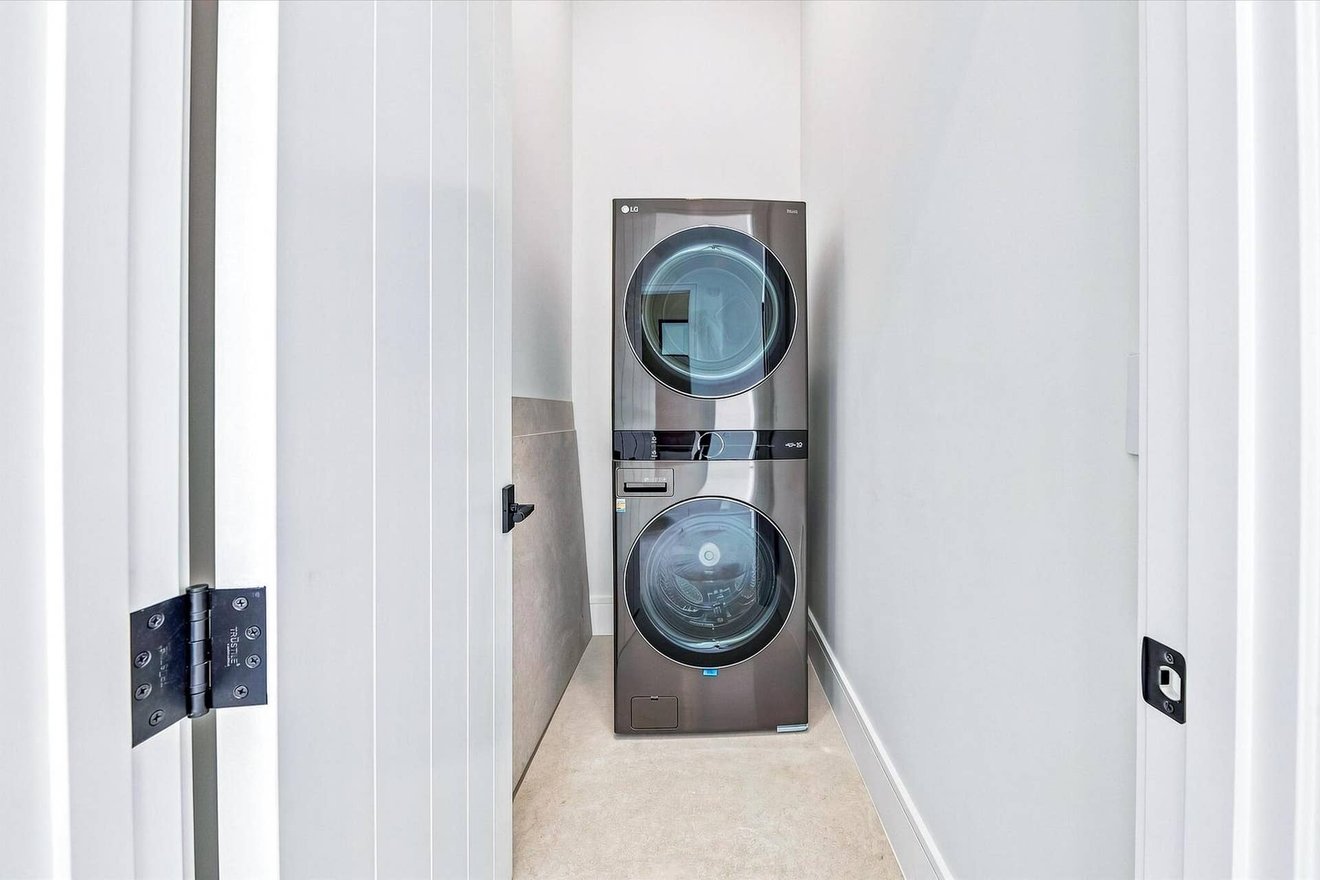 5593 Reynolds Road, Lake Worth, FL 33449 Guest House Laundry Room