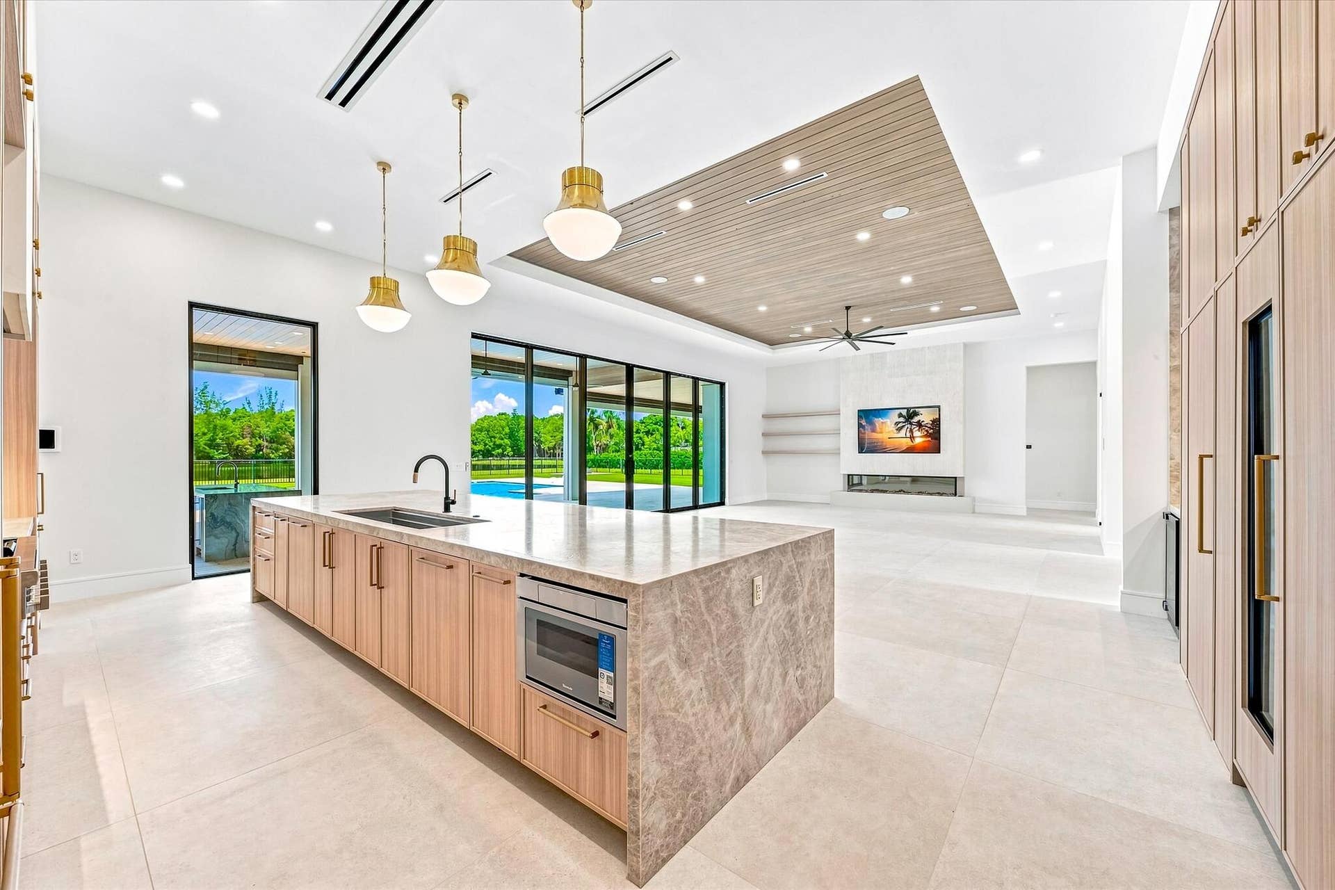 5593 Reynolds Road, Lake Worth, FL 33449 Kitchen/ Dinning/ Living