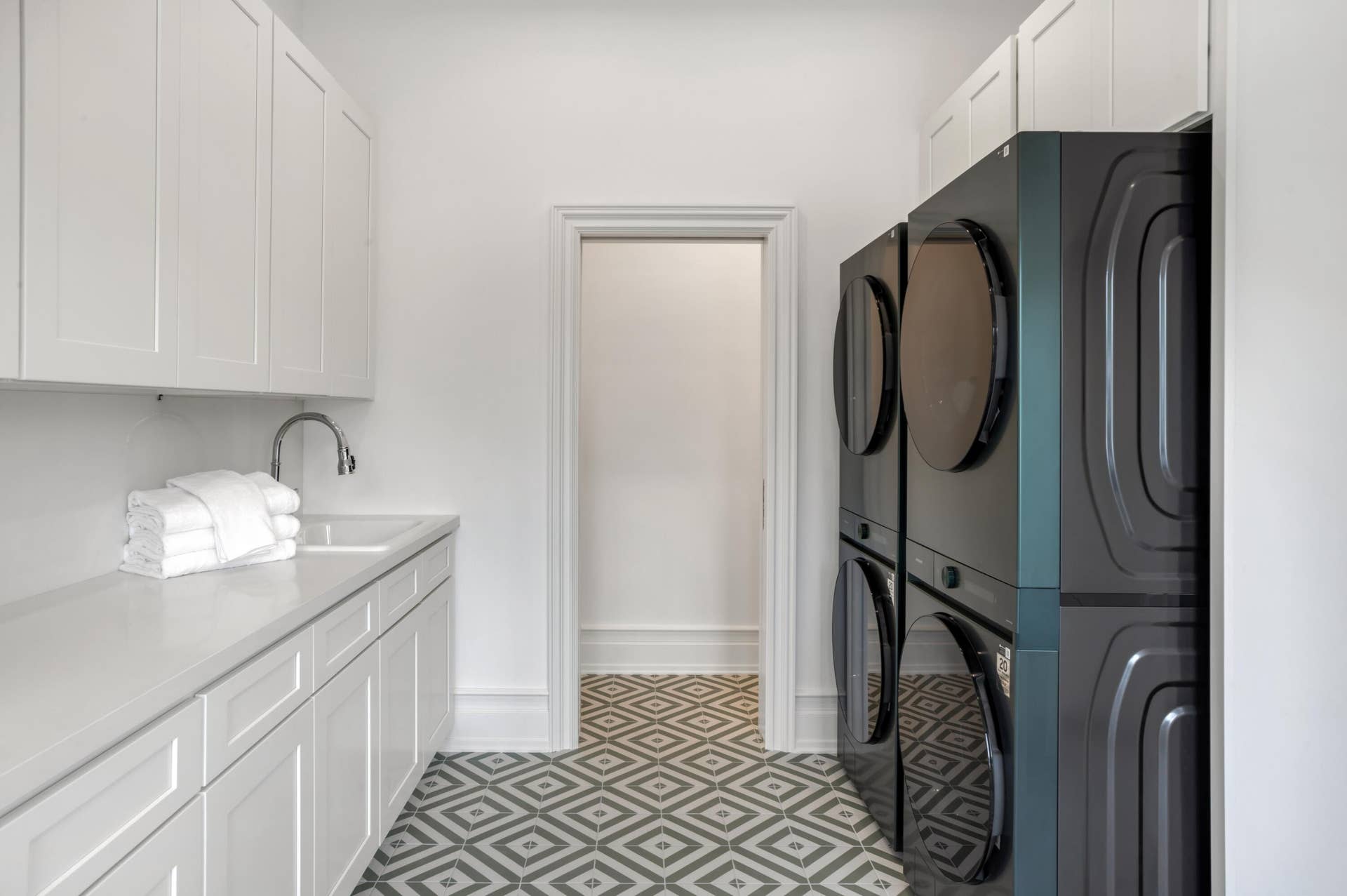 206 Phipps Plaza, Palm Beach, FL 33480 mls_LAUNDRY_ROOM_STRAIGHT_2_EB