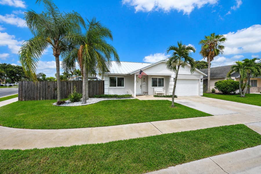 Property photo for 218 Wandering Trail, Jupiter, FL