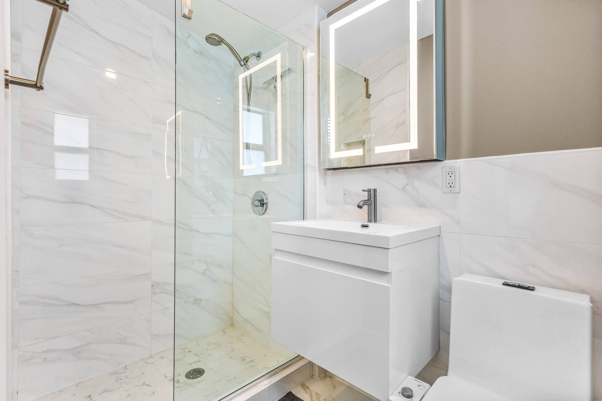 2678 Marathon Lane, Fort Lauderdale, FL 33312 02678 Marathon lane M Bath.com7