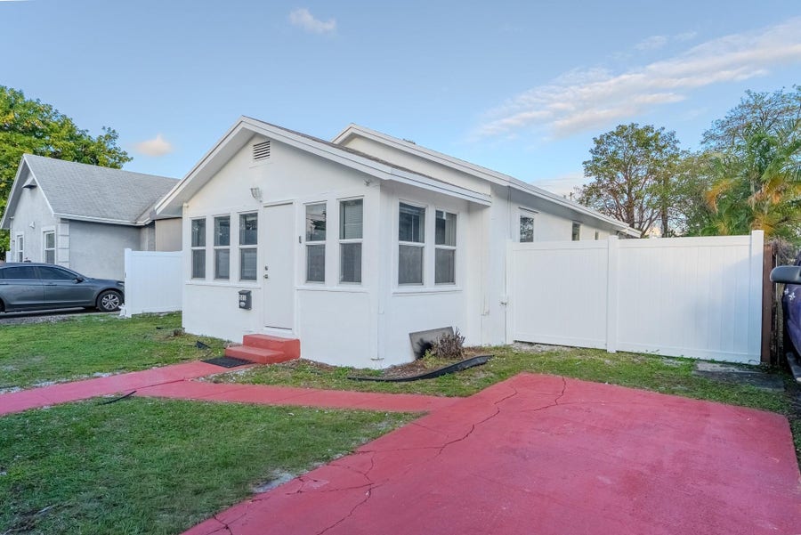 Property photo for 521 S 24th Avenue, Hollywood, FL