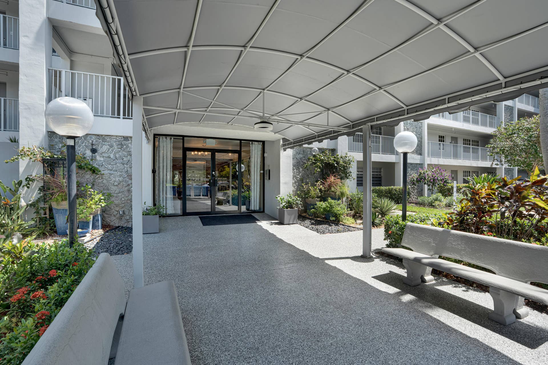 4015 W PALM AIRE_24