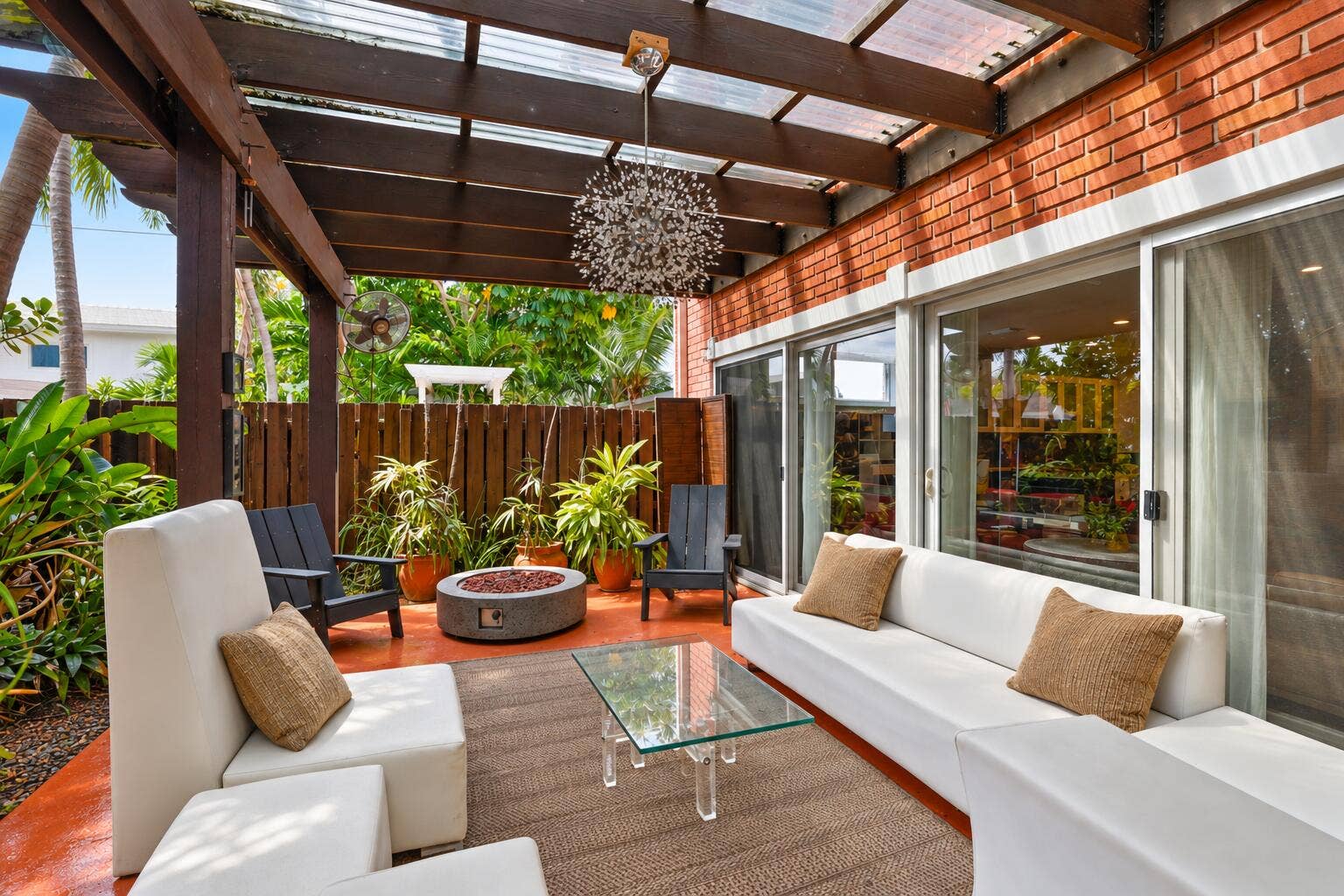 7 Middlesex Drive, Wilton Manors, FL 33305 AI Decluttered Image