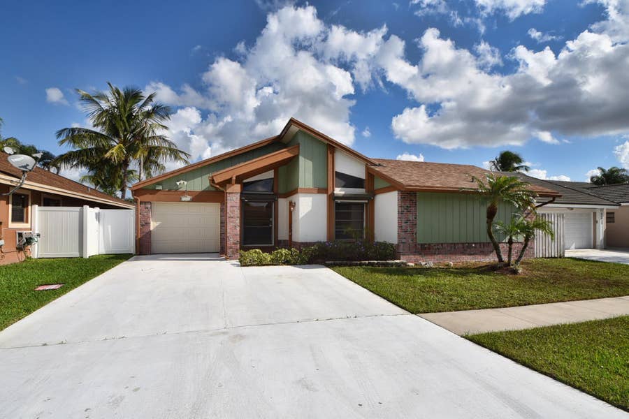 Property photo for 21518 SUMMERTRACE Circle, Boca Raton, FL
