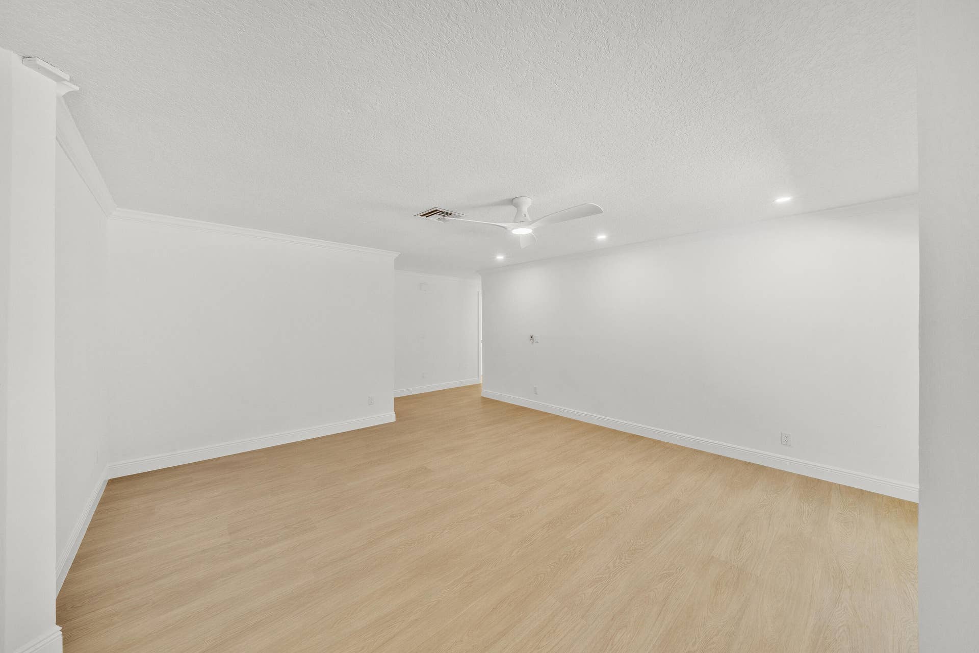 4854 ACORN Drive, Boca Raton, FL 33487 6 Family Area (1)