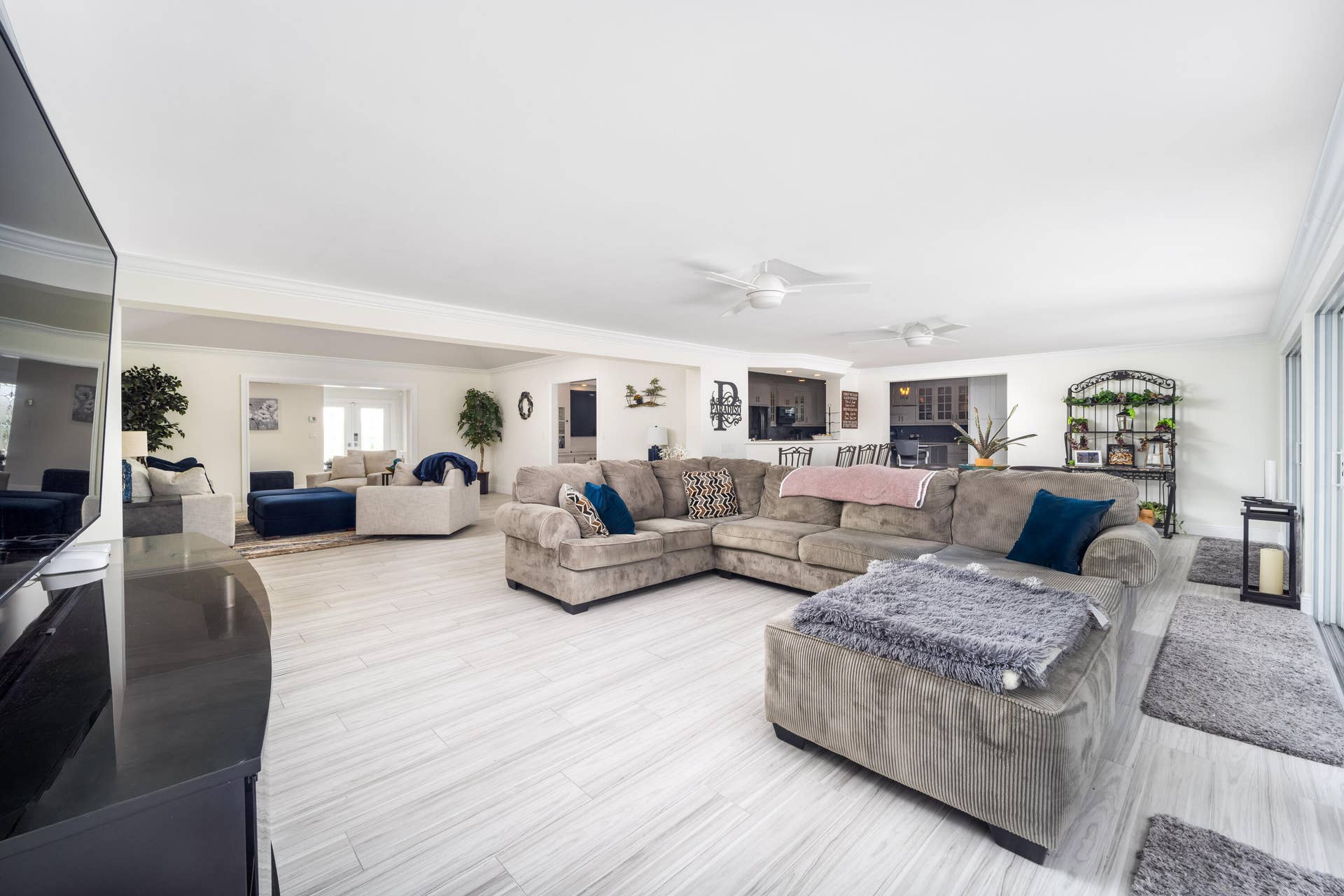 3273 SE FAIRWAY E, Stuart, FL 34997 Family Room