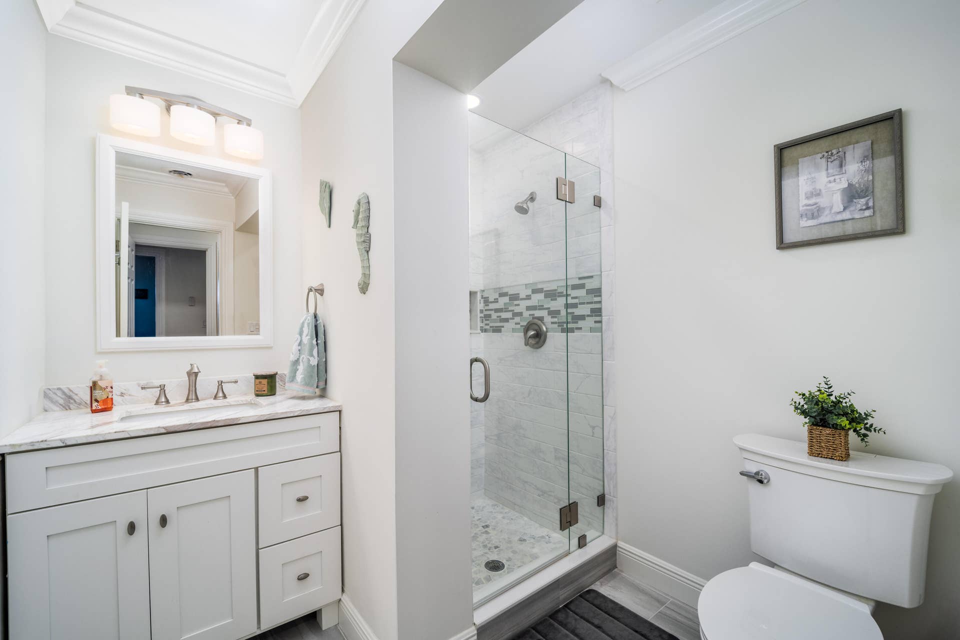 3273 SE FAIRWAY E, Stuart, FL 34997 Bath