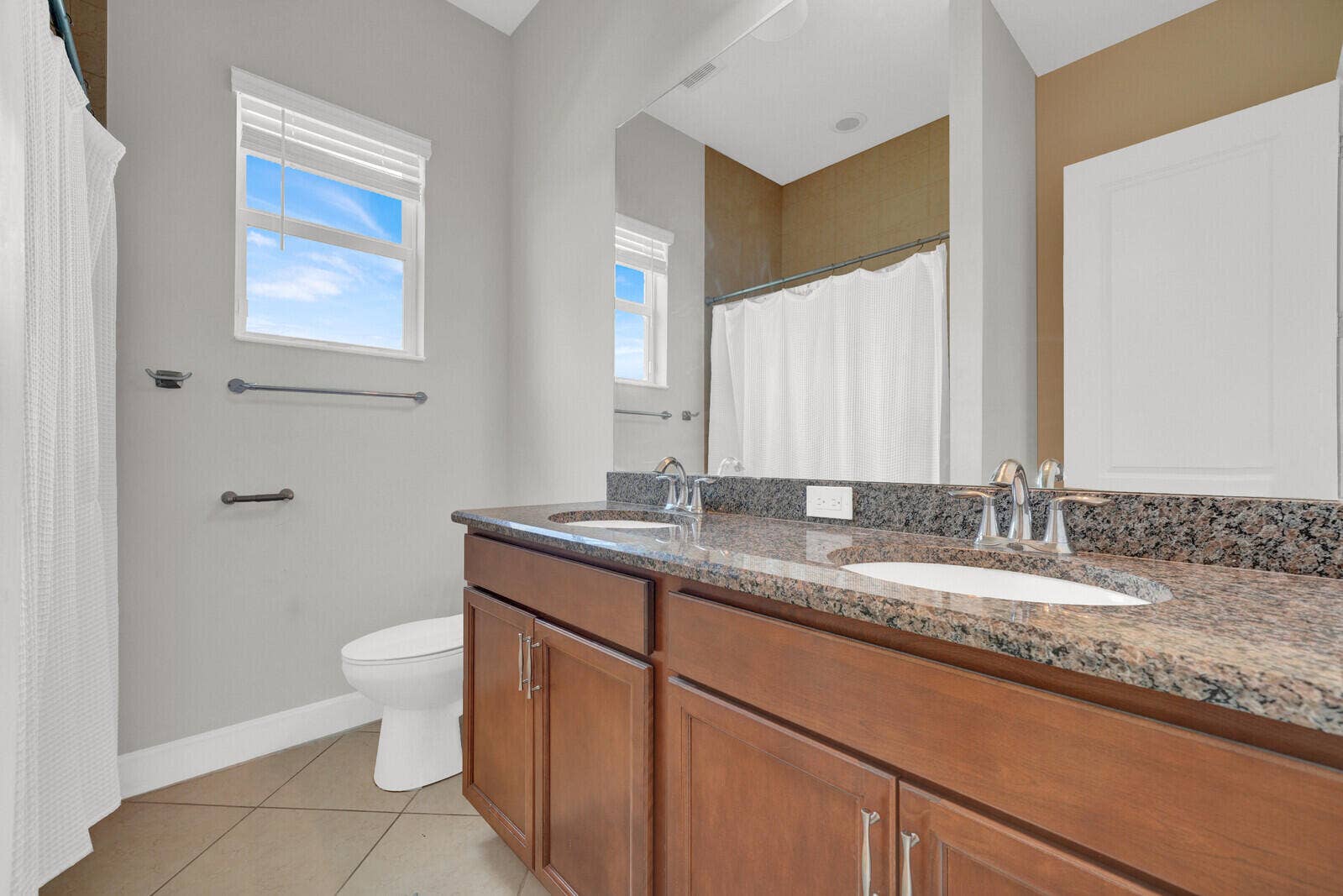 2nd Bathroom