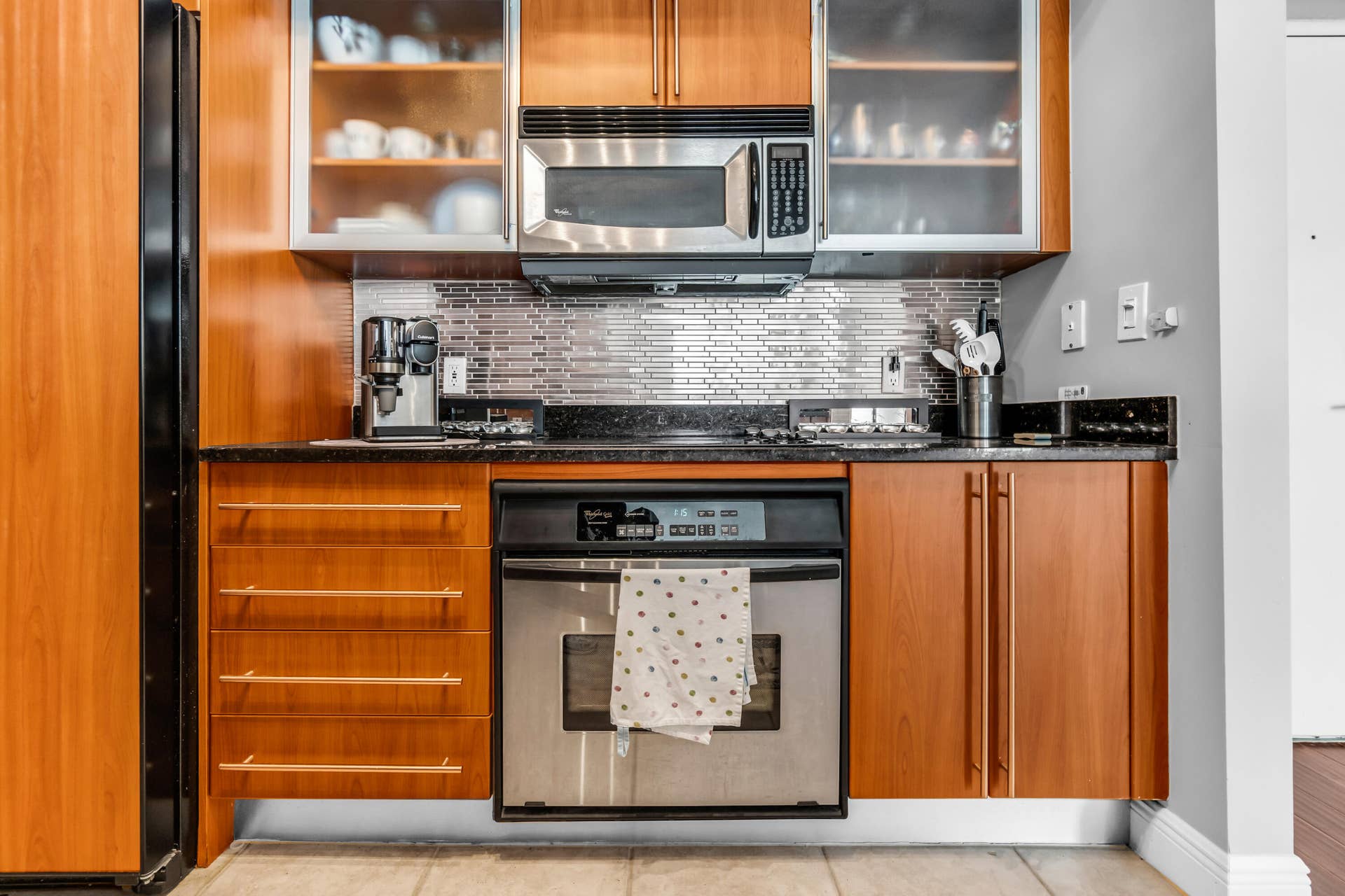 1551 N FLAGLER Drive, #817, West Palm Beach, FL 33401 Stainless Appliances