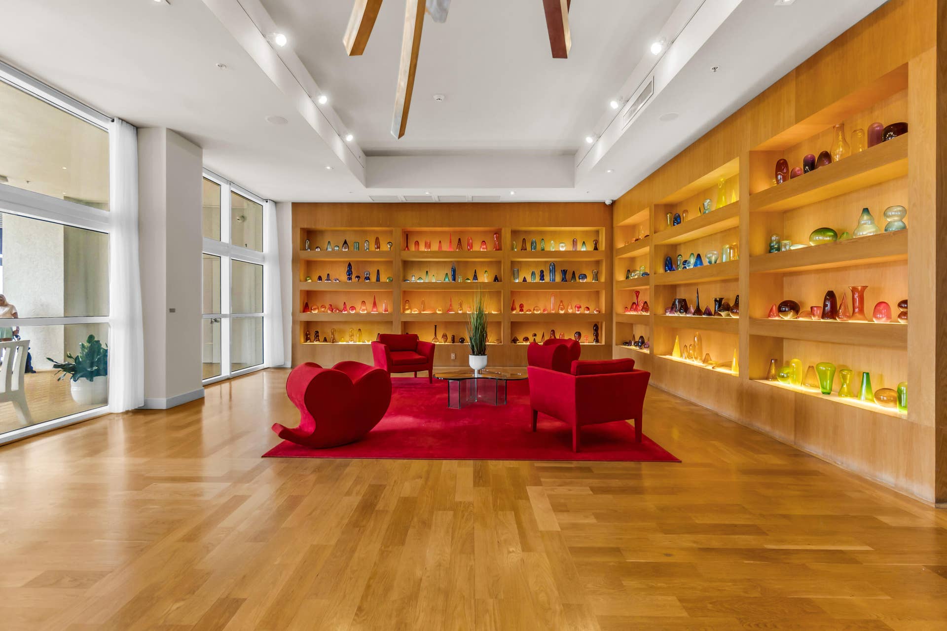 1551 N FLAGLER Drive, #817, West Palm Beach, FL 33401 Lobby