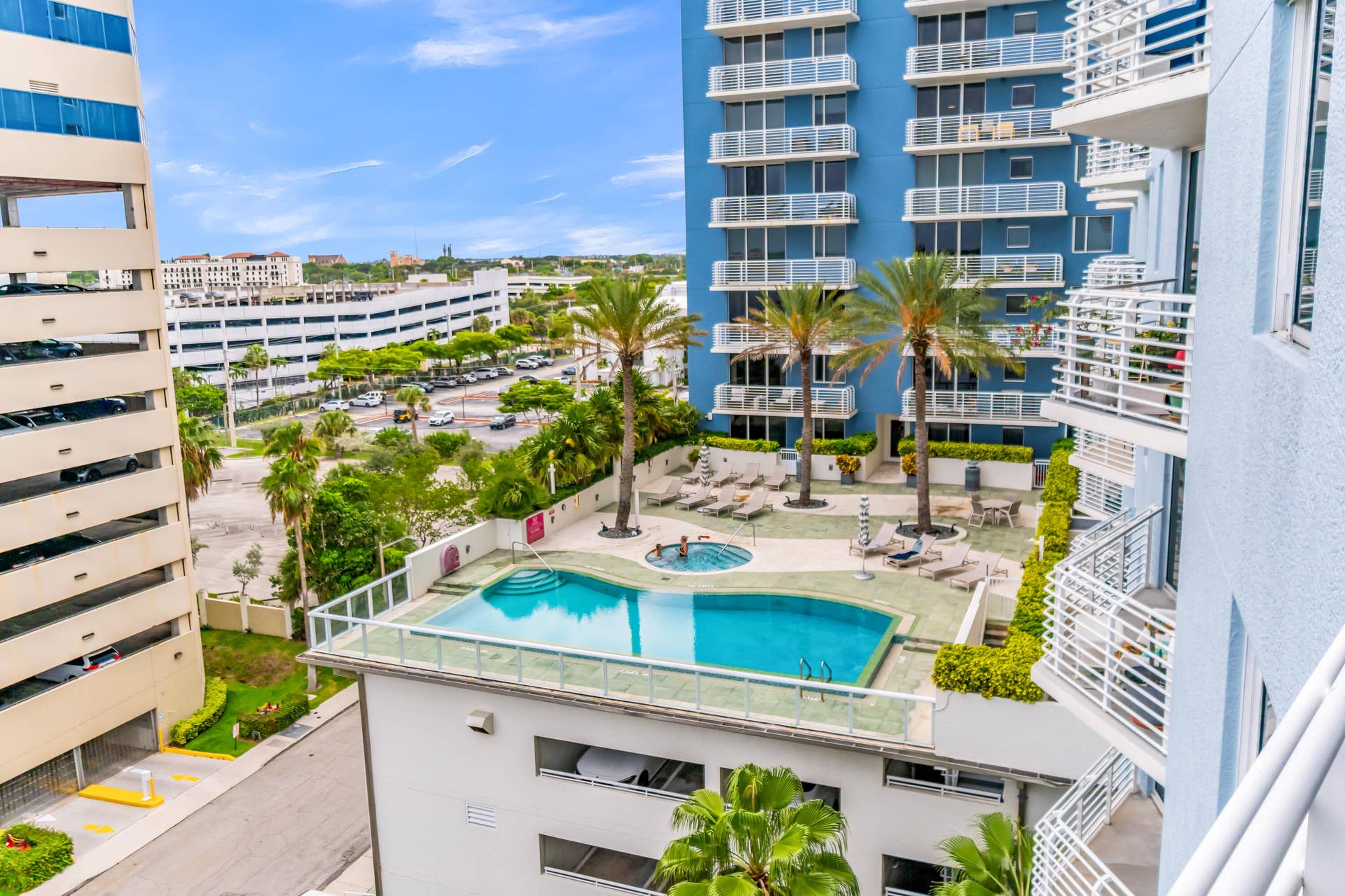 1551 N FLAGLER Drive, #817, West Palm Beach, FL 33401 Roof Top Pool