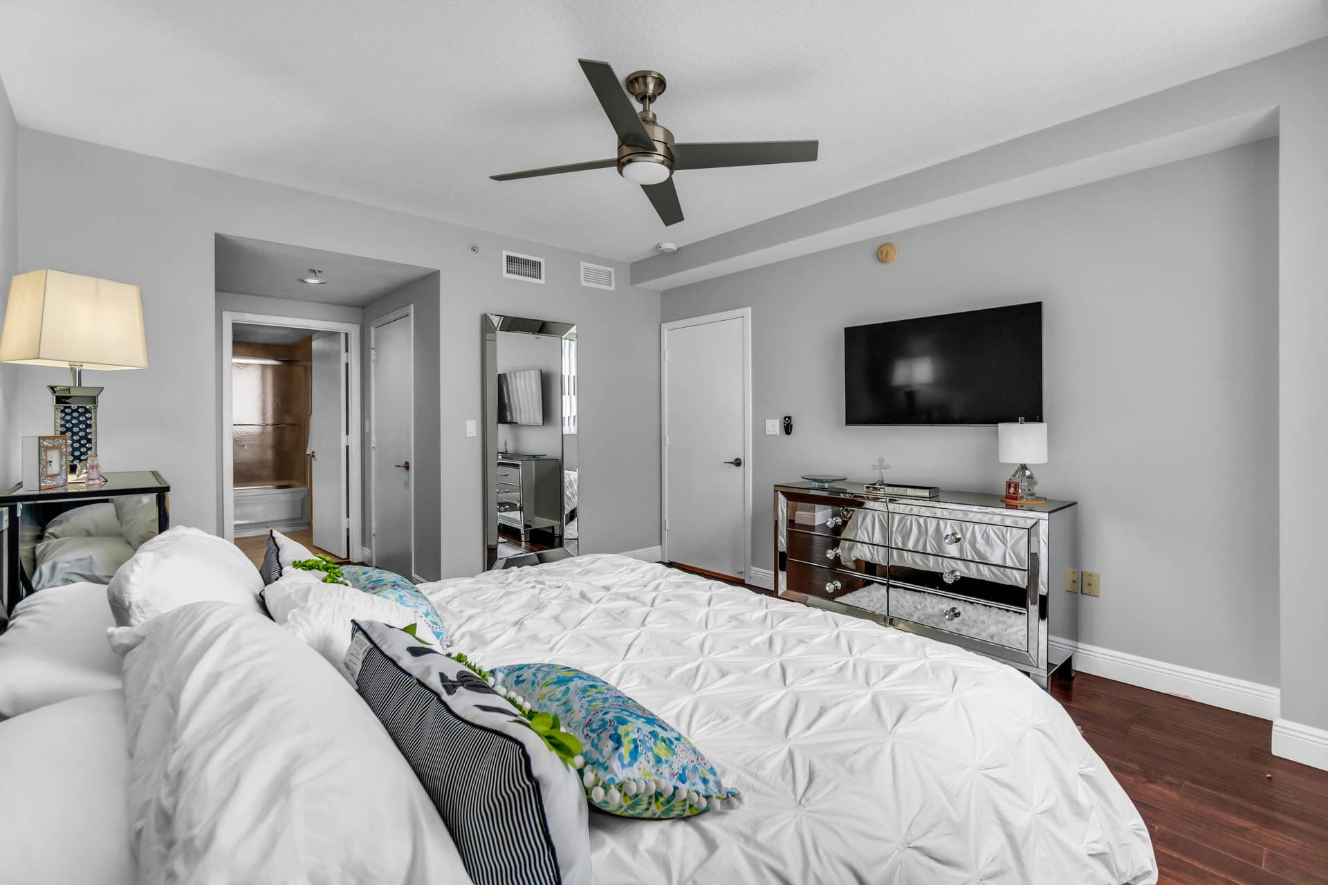 1551 N FLAGLER Drive, #817, West Palm Beach, FL 33401 Master