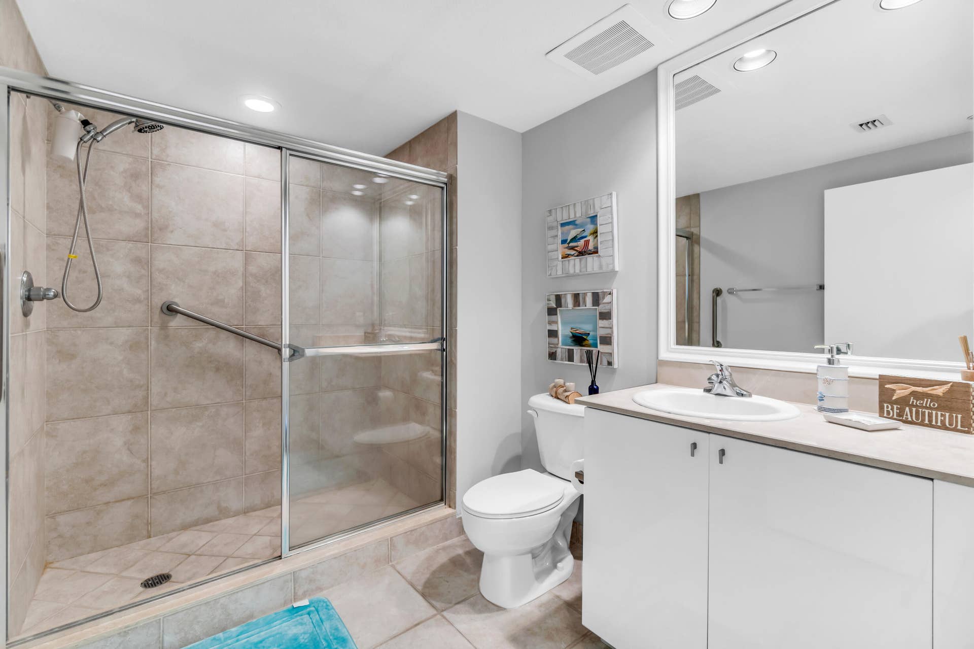 1551 N FLAGLER Drive, #817, West Palm Beach, FL 33401 Shower & Tub