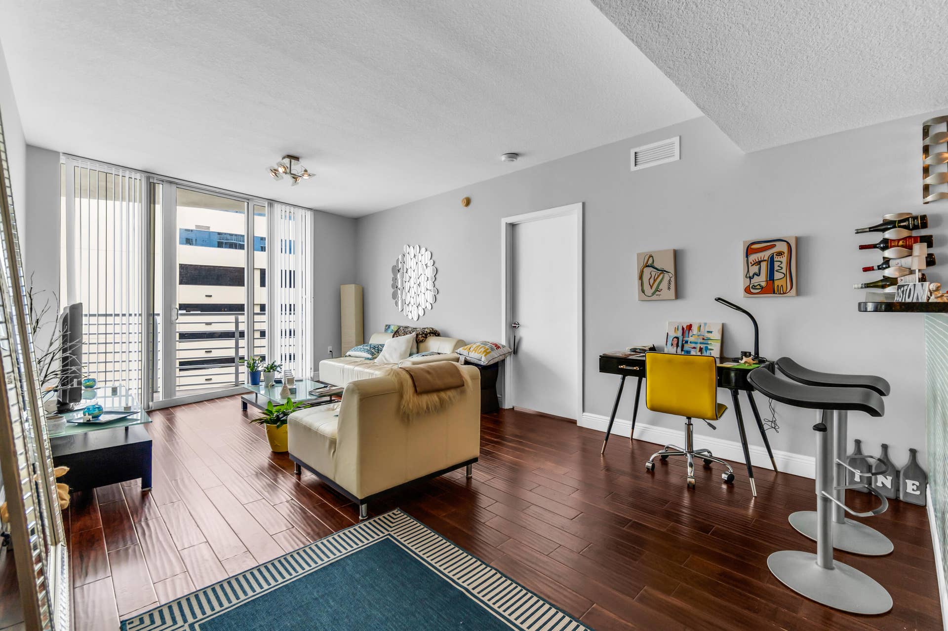 1551 N FLAGLER Drive, #817, West Palm Beach, FL 33401 Living Area