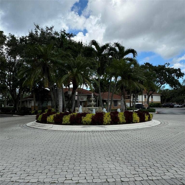 712 NW 92nd Avenue, Plantation, FL 33324 1