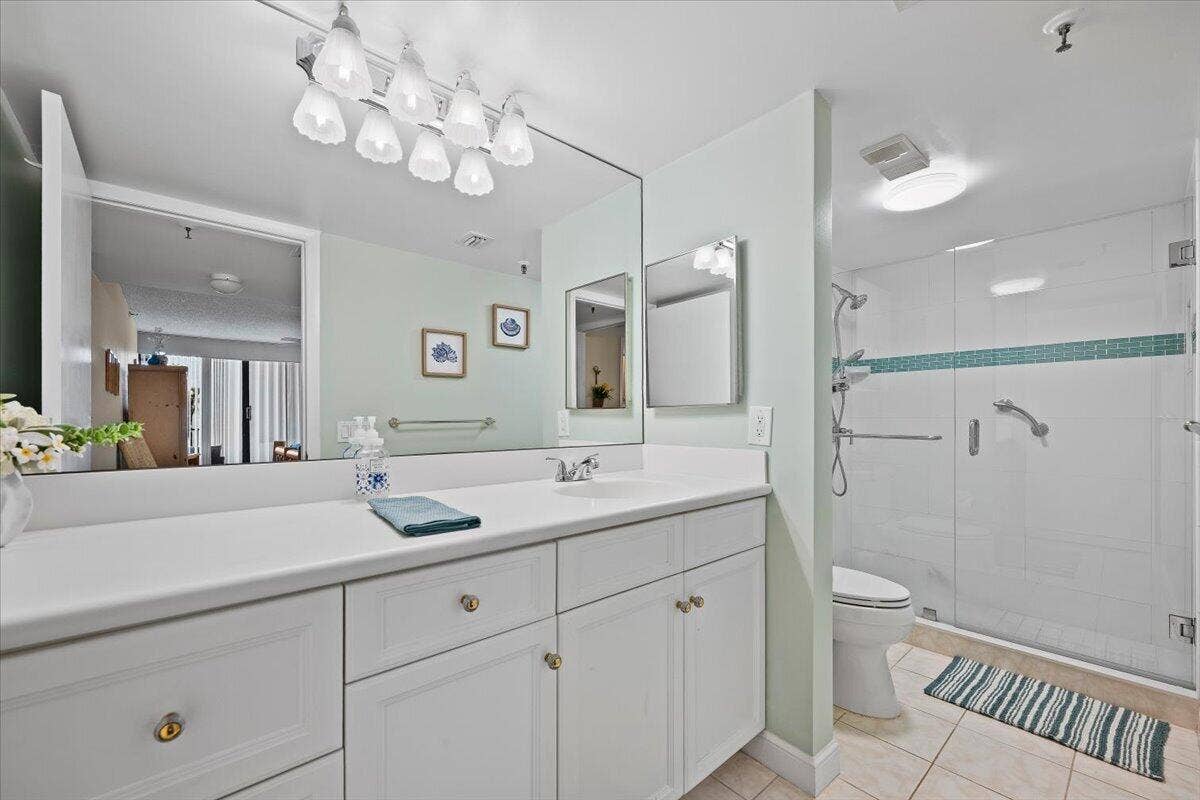 1300 S State Hwy A1A, #119, Jupiter, FL 33477 Primary Bathroom