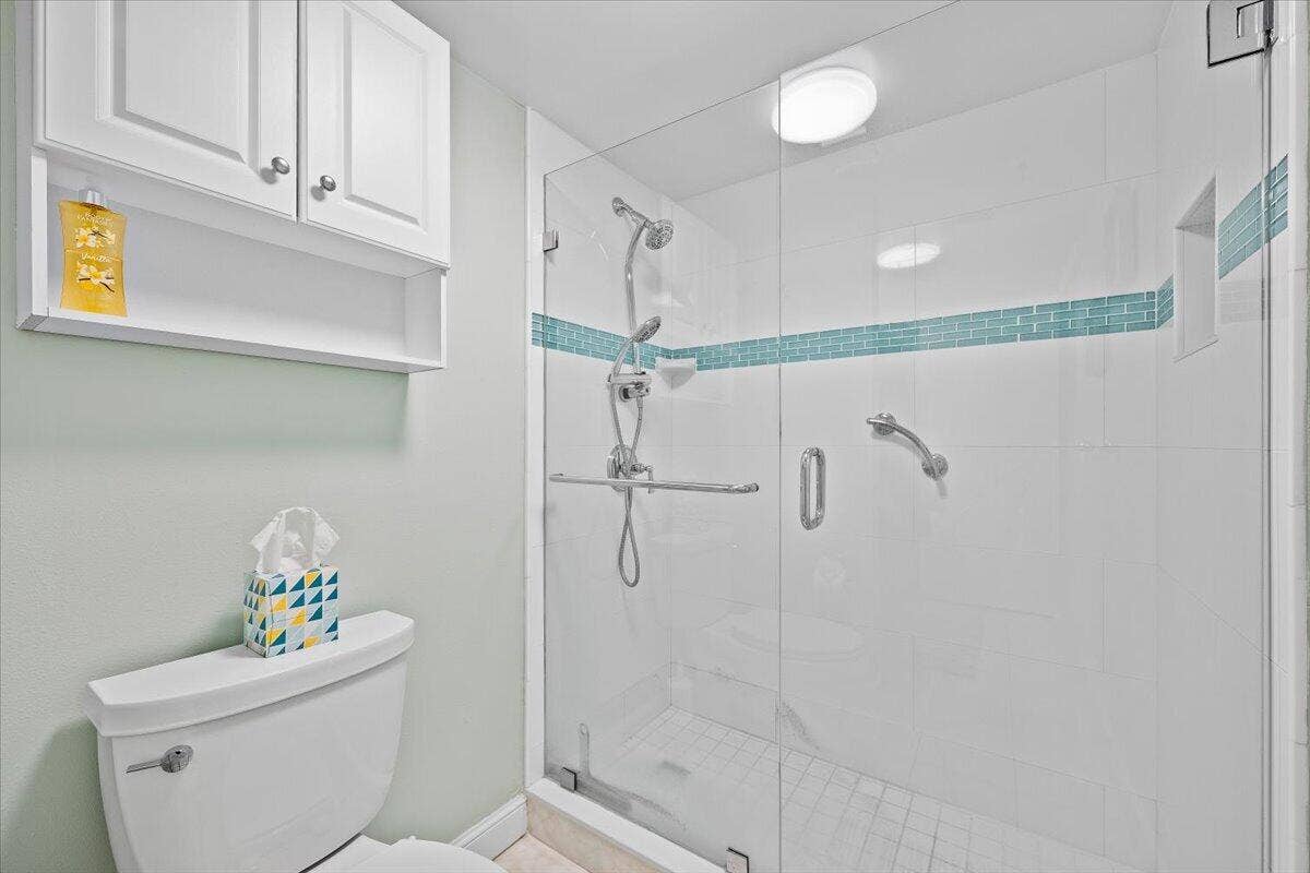 1300 S State Hwy A1A, #119, Jupiter, FL 33477 Primary Bathroom