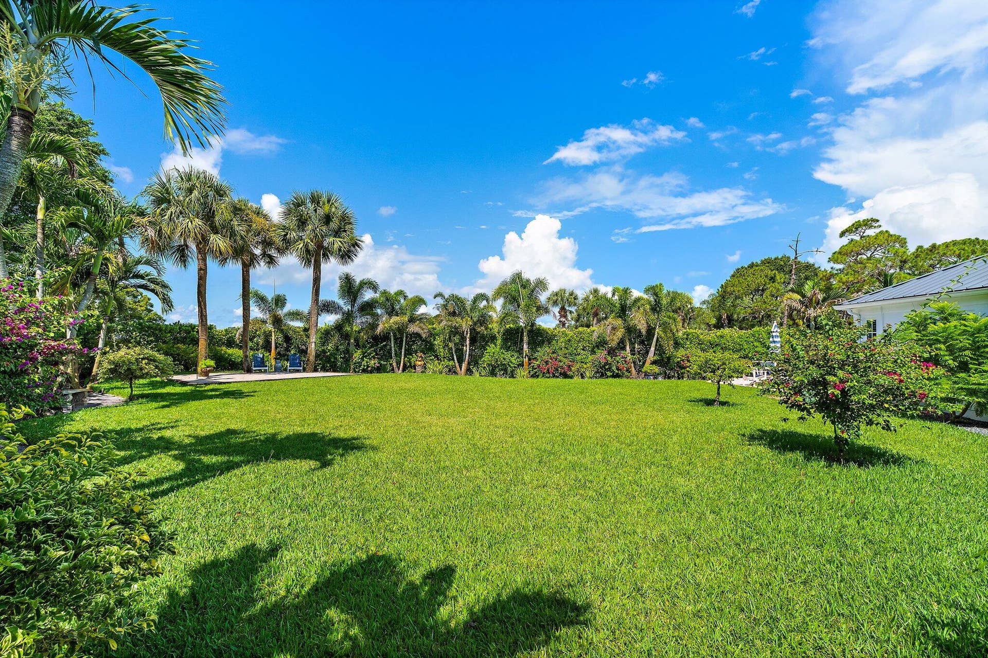 9906 SE Mahogany Way, Jupiter, FL 33469 Side Yard