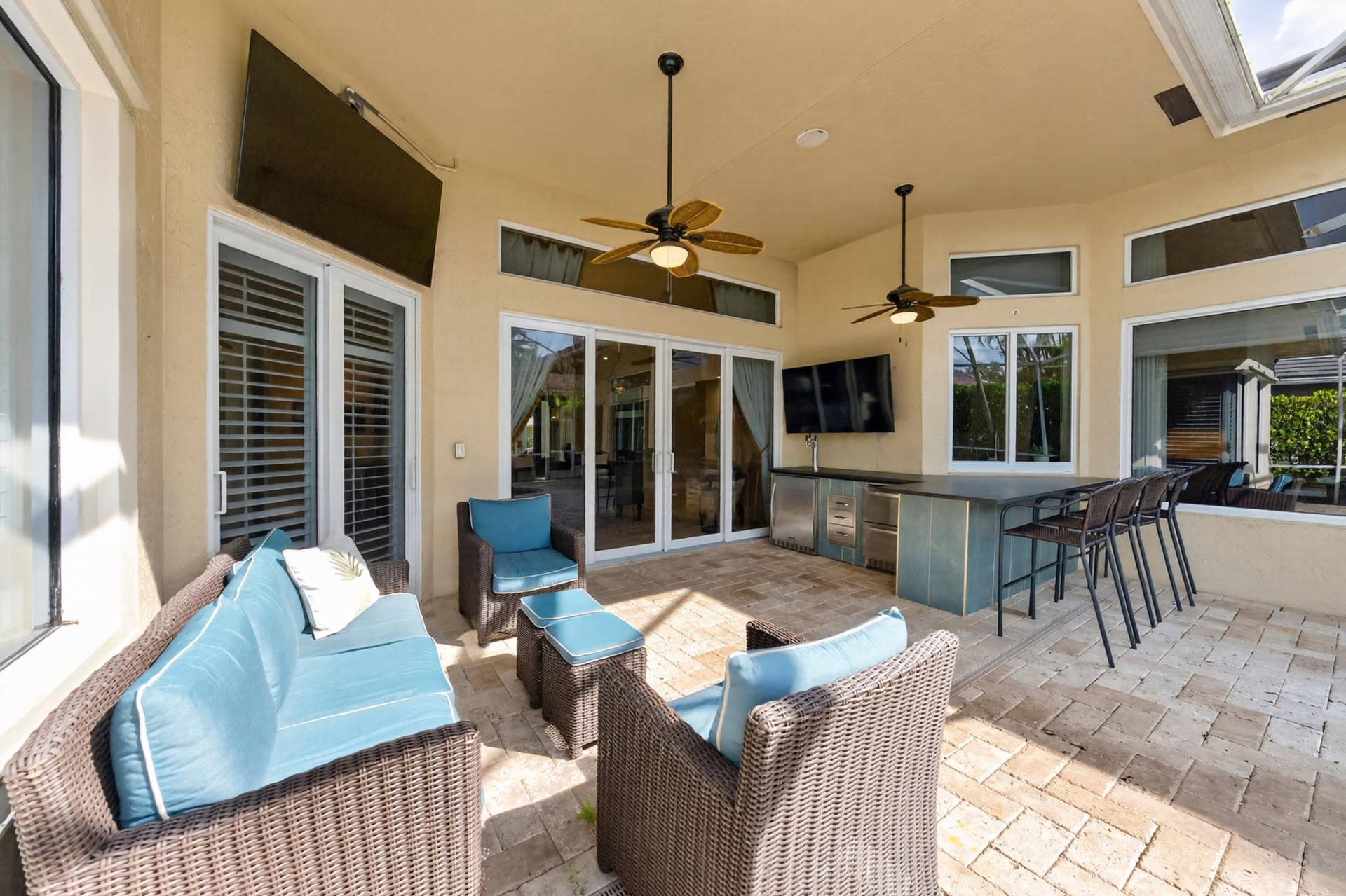 10506 NW 66th Street, Parkland, FL 33076 043-025-Patio-4000x2664