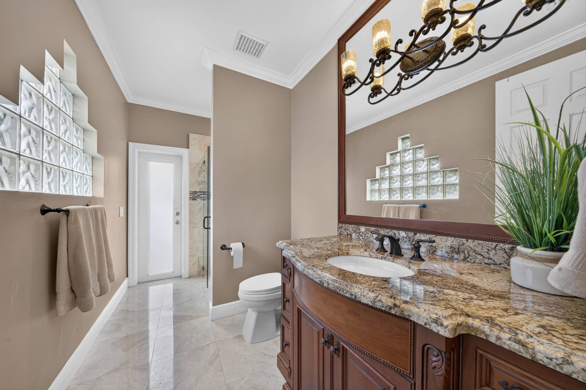 10506 NW 66th Street, Parkland, FL 33076 041-038-Bathroom-4000x2664