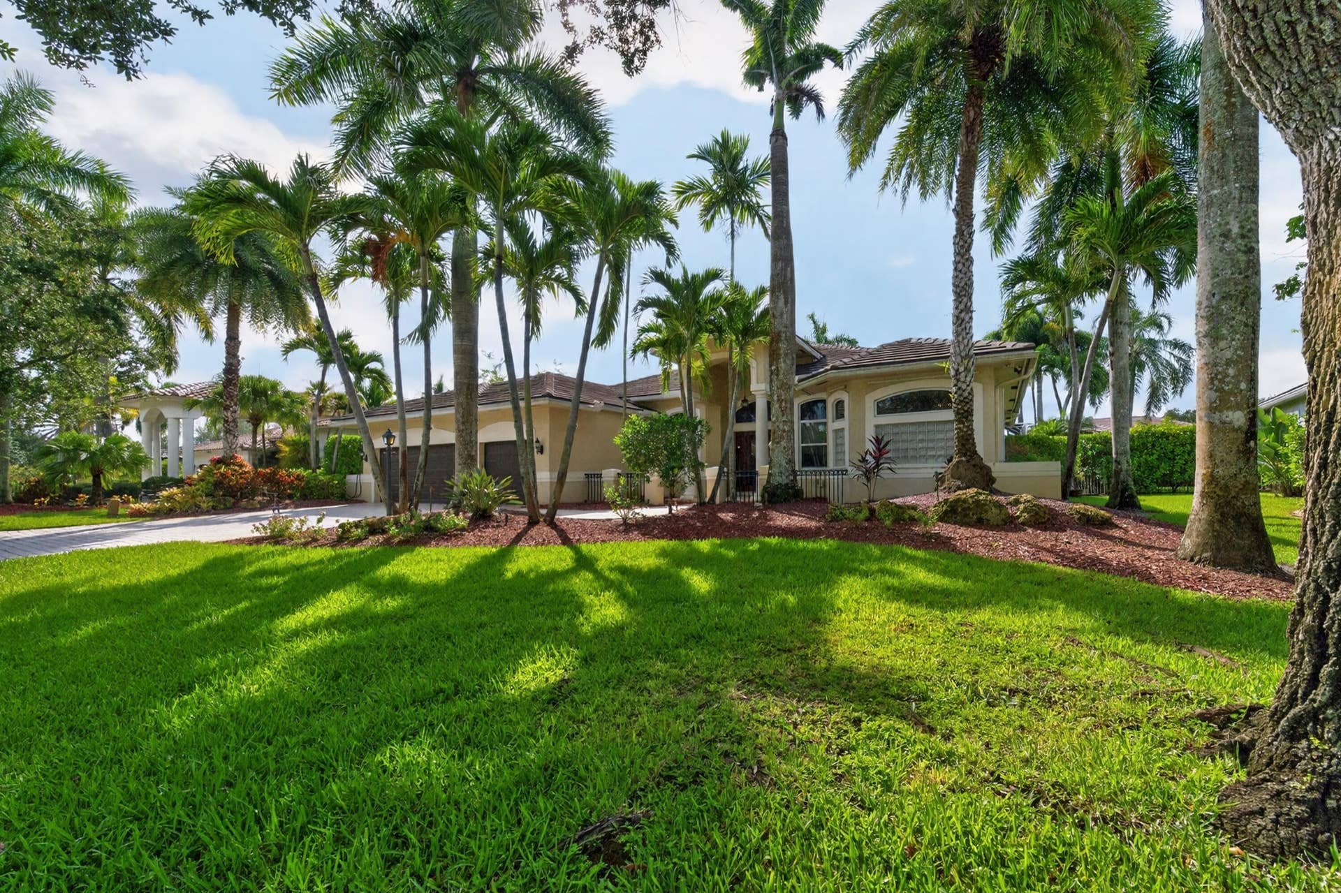 10506 NW 66th Street, Parkland, FL 33076 004-006-Front Yard-4000x2666