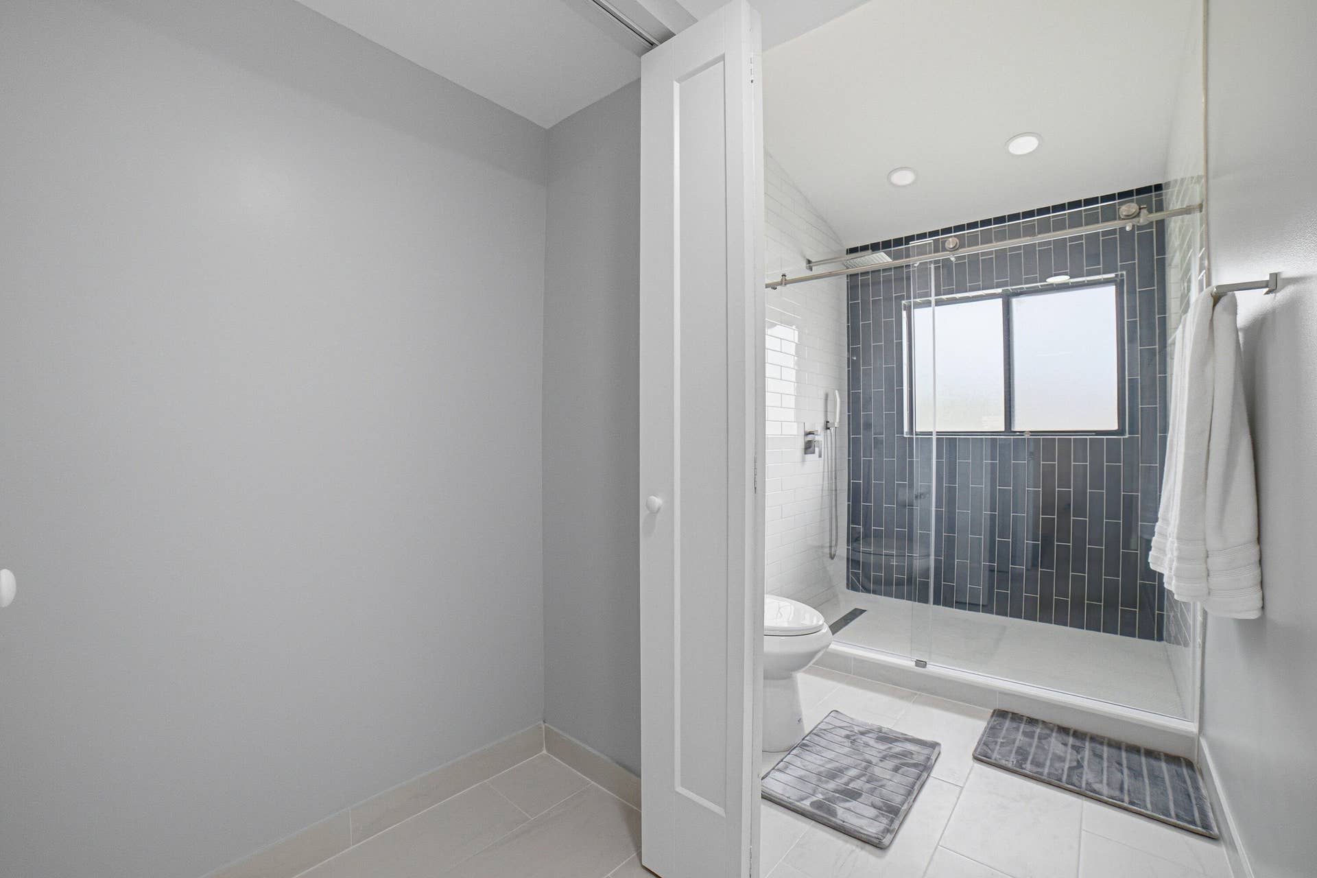Bedroom1-Bathroom