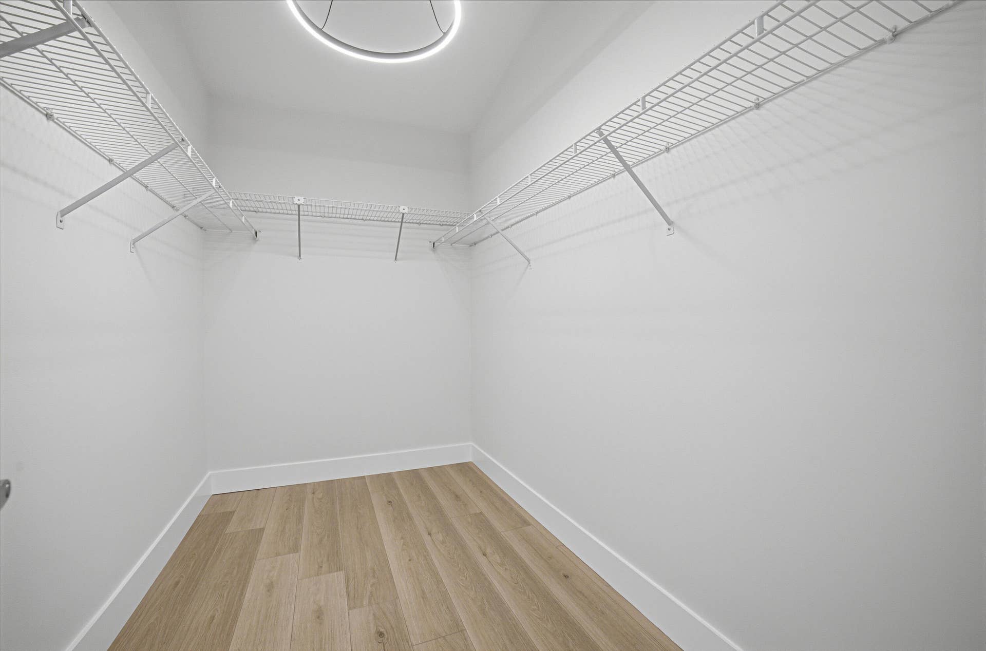 Walking closet