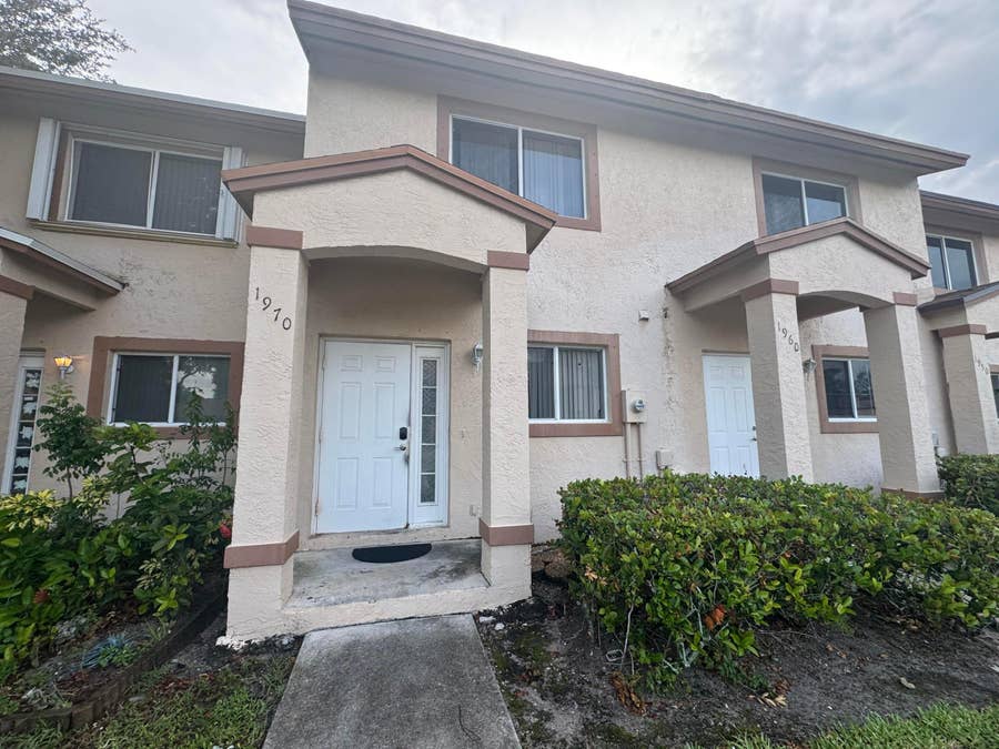 Property photo for 1970 LAKEVIEW Drive W, Royal Palm Beach, FL