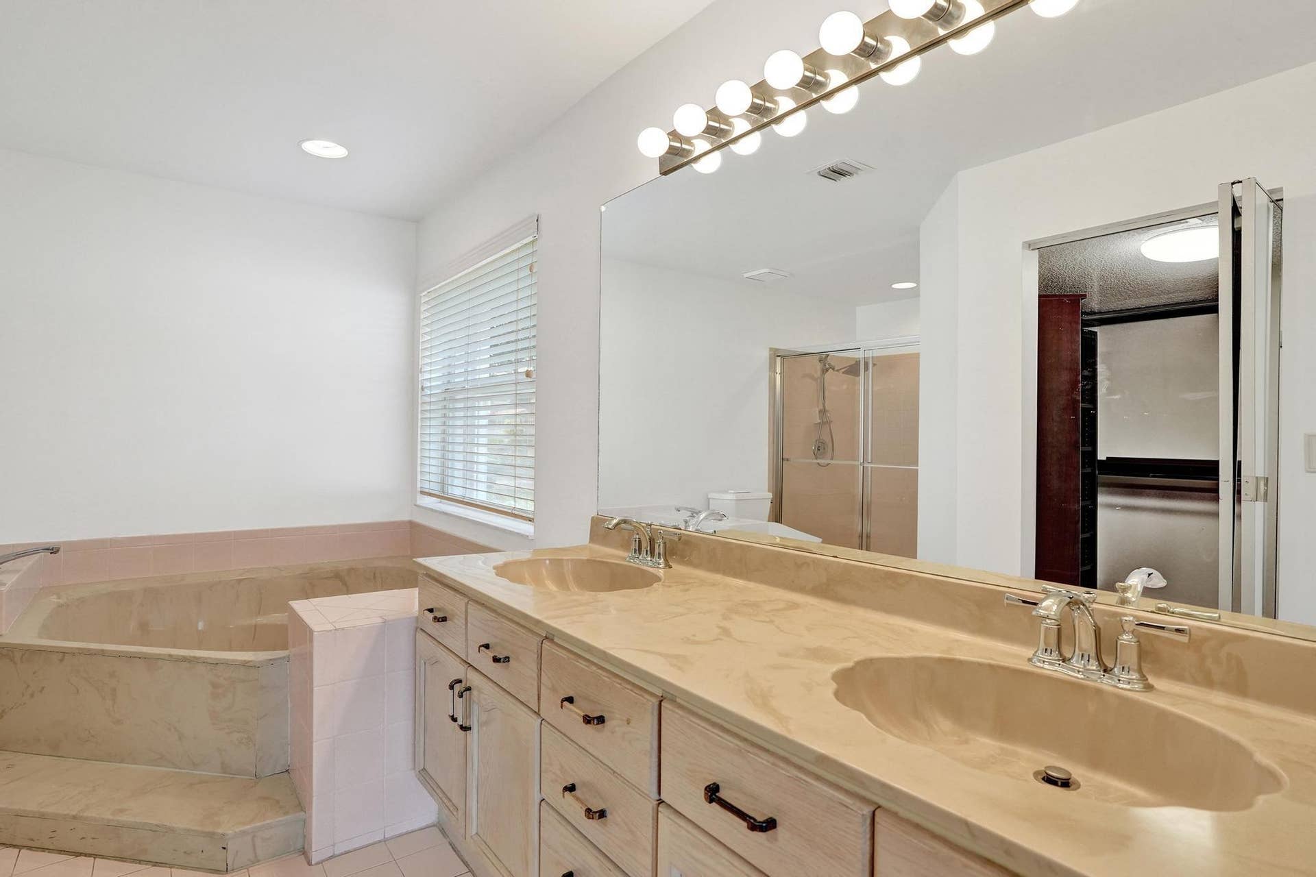 10729 EDINBURGH Street, Cooper City, FL 33026 DSC09529