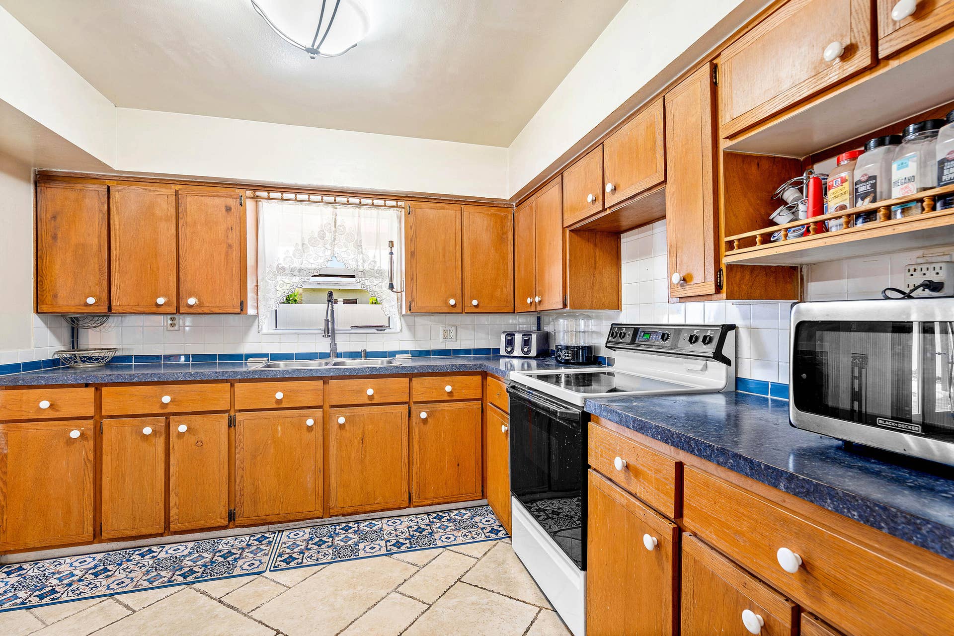 5811 SW 53RD Terrace, Davie, FL 33314 016-5811Southwest53rdTerrace-Davie-FL-33