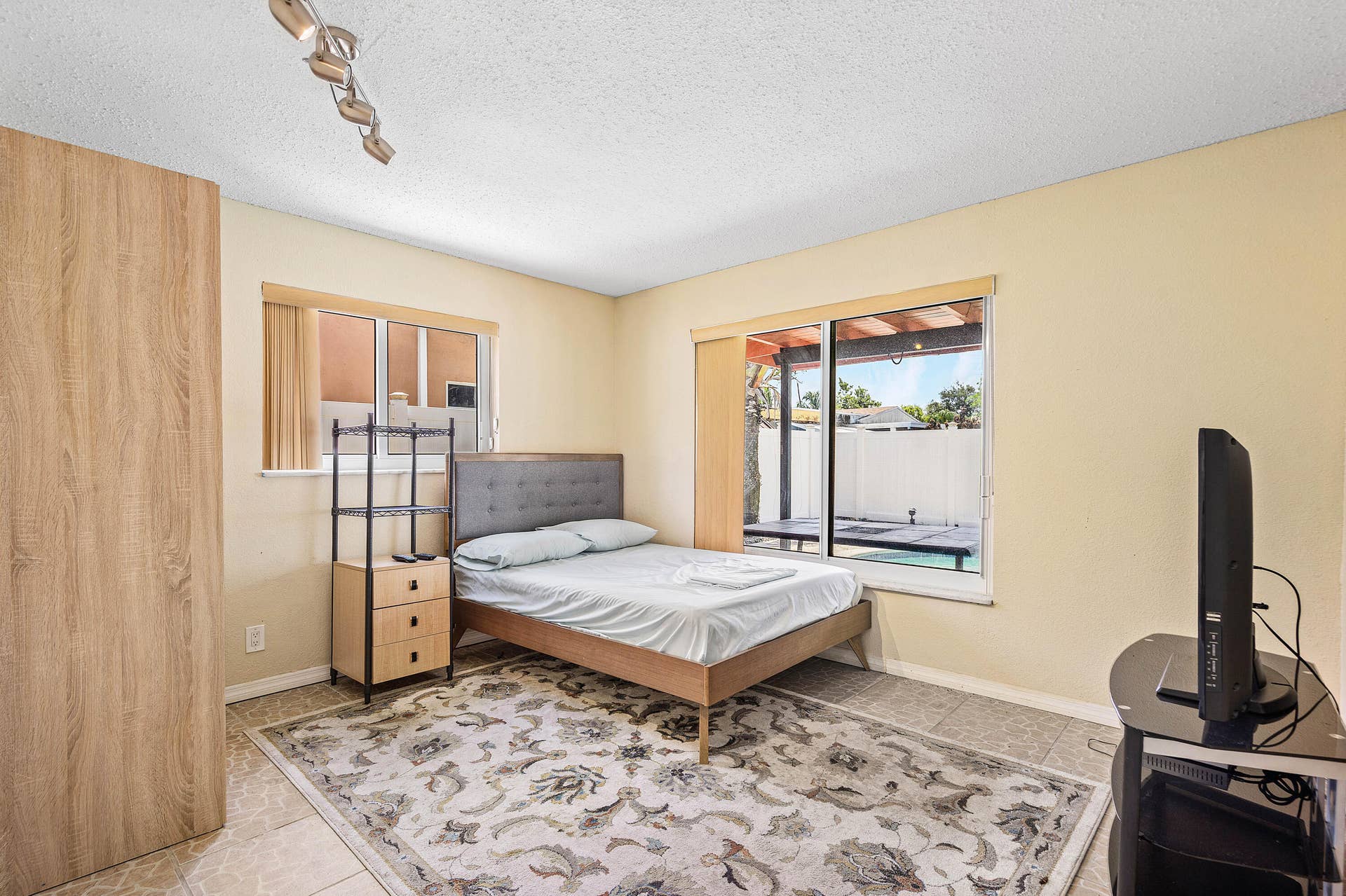 5811 SW 53RD Terrace, Davie, FL 33314 020-5811Southwest53rdTerrace-Davie-FL-33