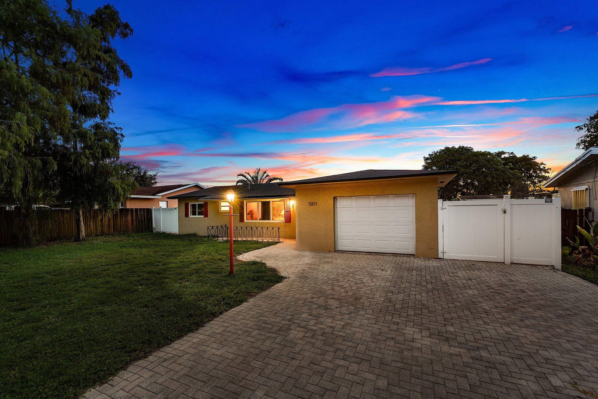 5811 SW 53RD Terrace, Davie, FL 33314 002-5811Southwest53rdTerrace-Davie-FL-33