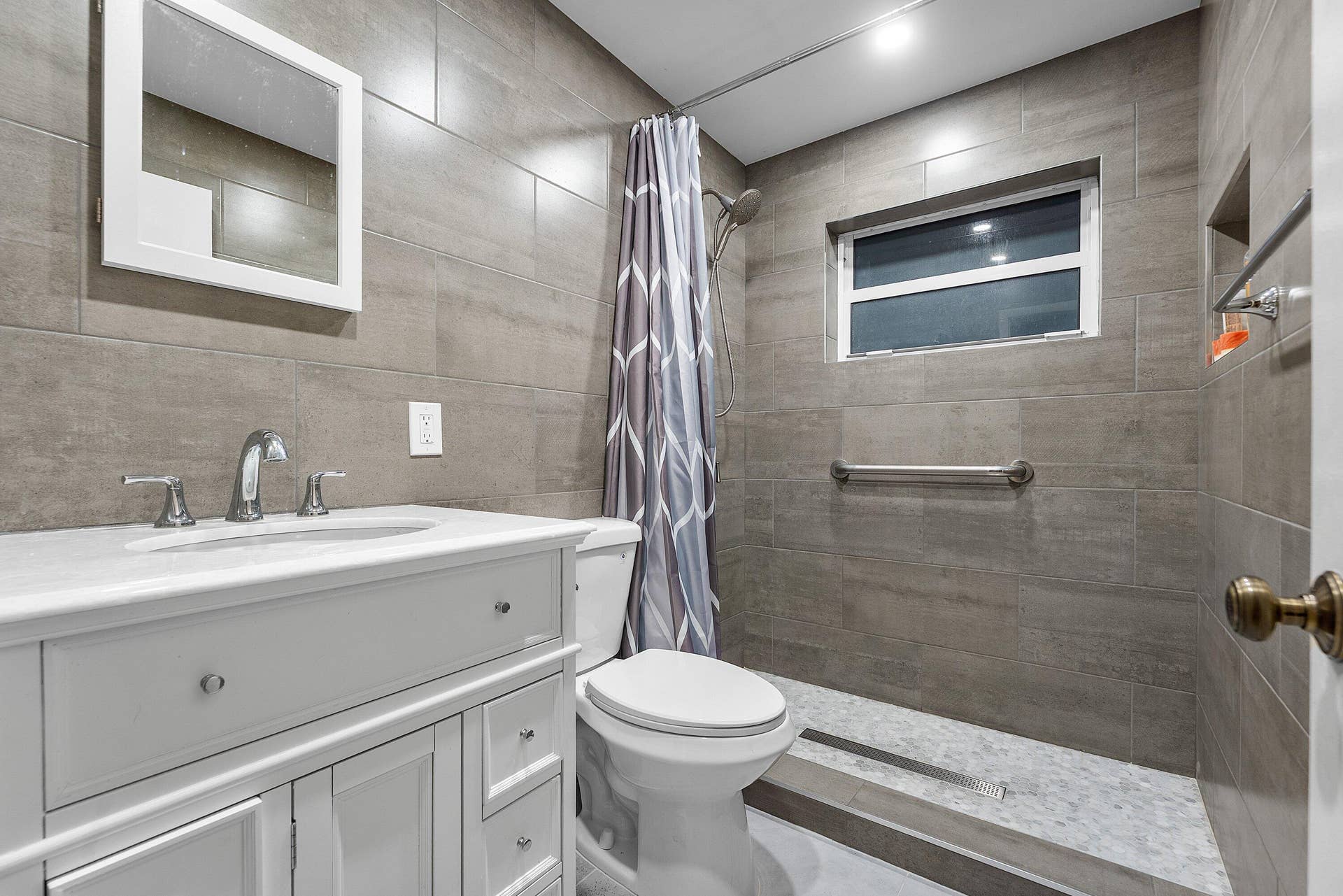 5811 SW 53RD Terrace, Davie, FL 33314 008-5811Southwest53rdTerrace-Davie-FL-33