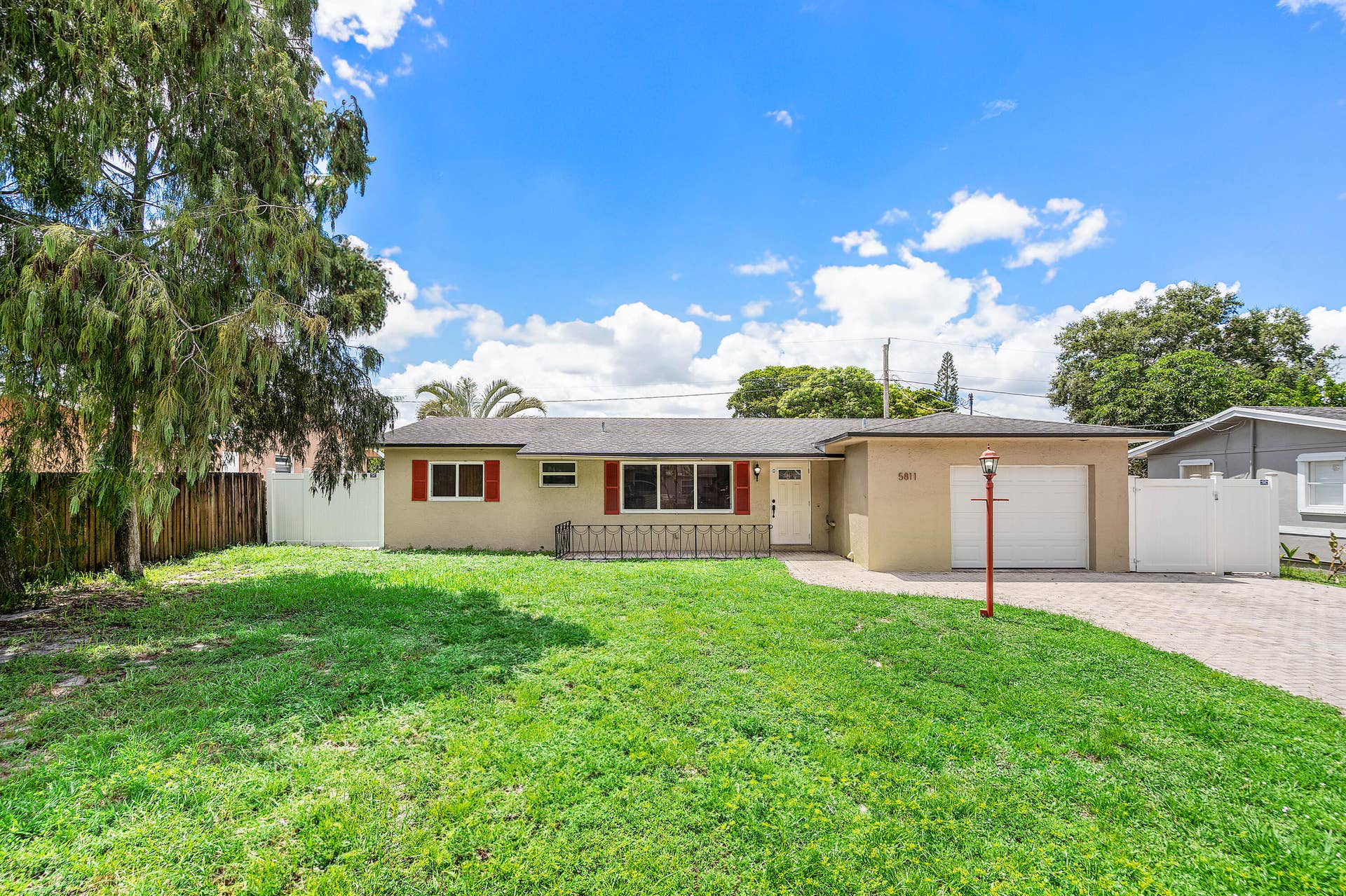 5811 SW 53RD Terrace, Davie, FL 33314 001-5811Southwest53rdTerrace-Davie-FL-33