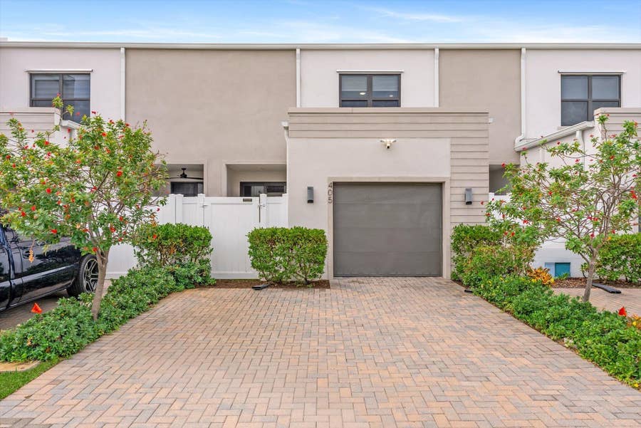 Property photo for 405 NW 17th Street, Fort Lauderdale, FL