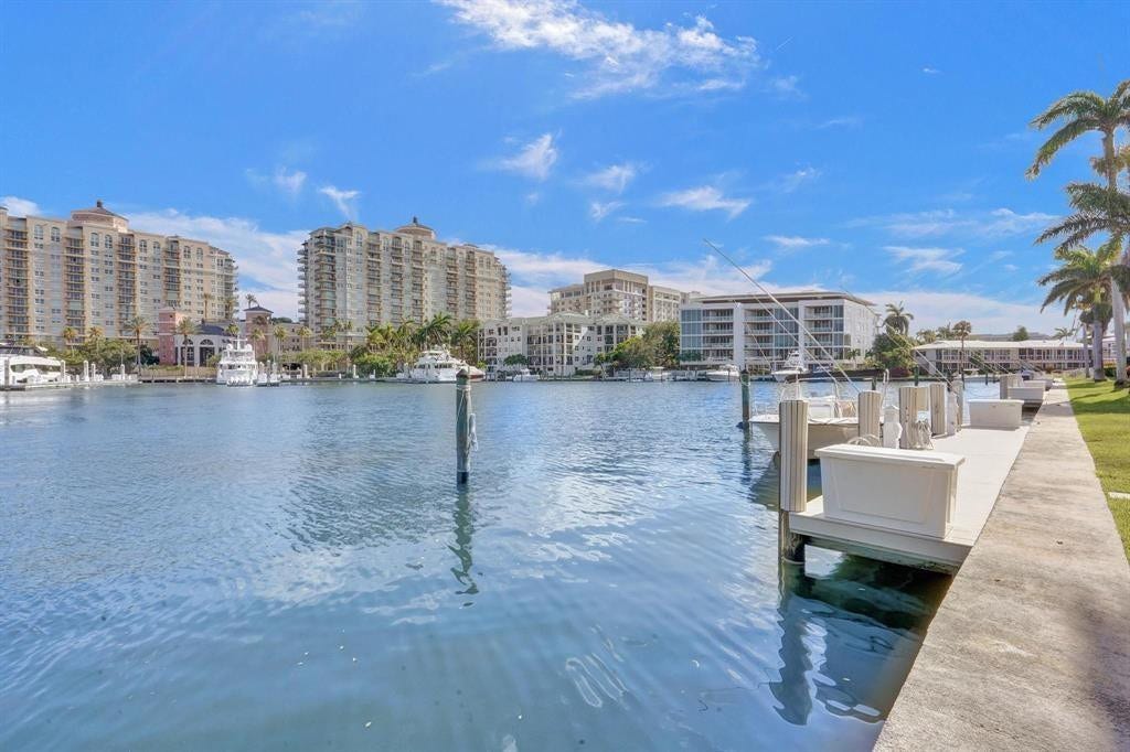 2760 YACHT CLUB Boulevard, #10C, Fort Lauderdale, Fort Lauderdale, FL 33304 Waterfront dock with concrete decking and wooden pilings provides direct water access