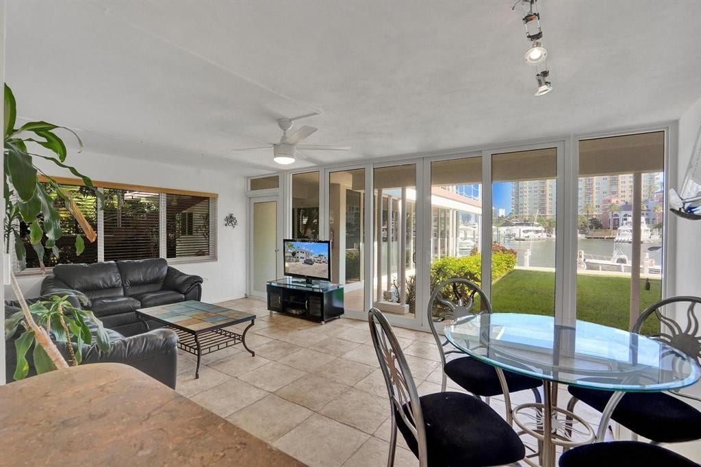 2760 YACHT CLUB Boulevard, #10C, Fort Lauderdale, Fort Lauderdale, FL 33304 Sunroom