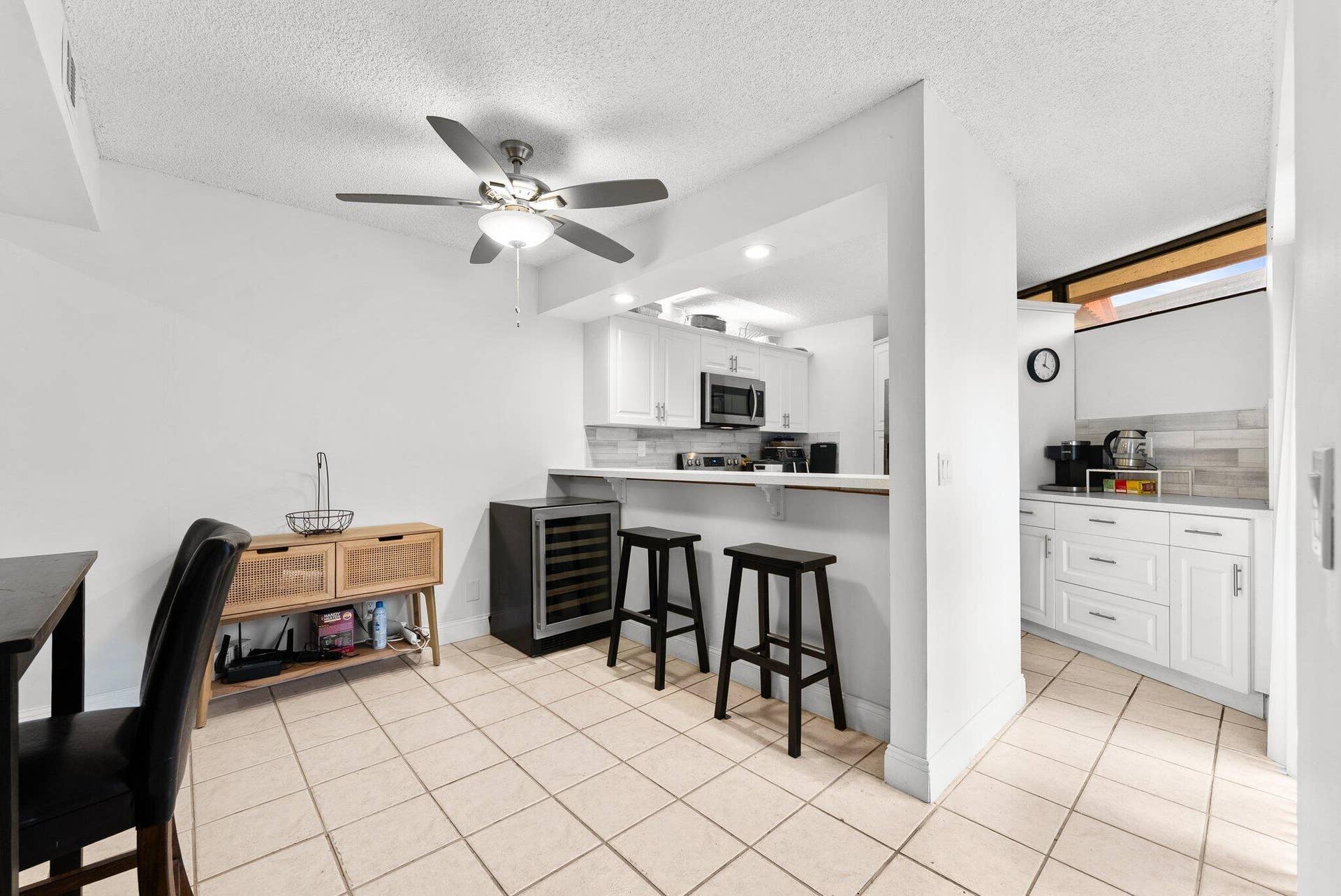 3874 VICTORIA Drive, West Palm Beach, FL 33406 5 (4)