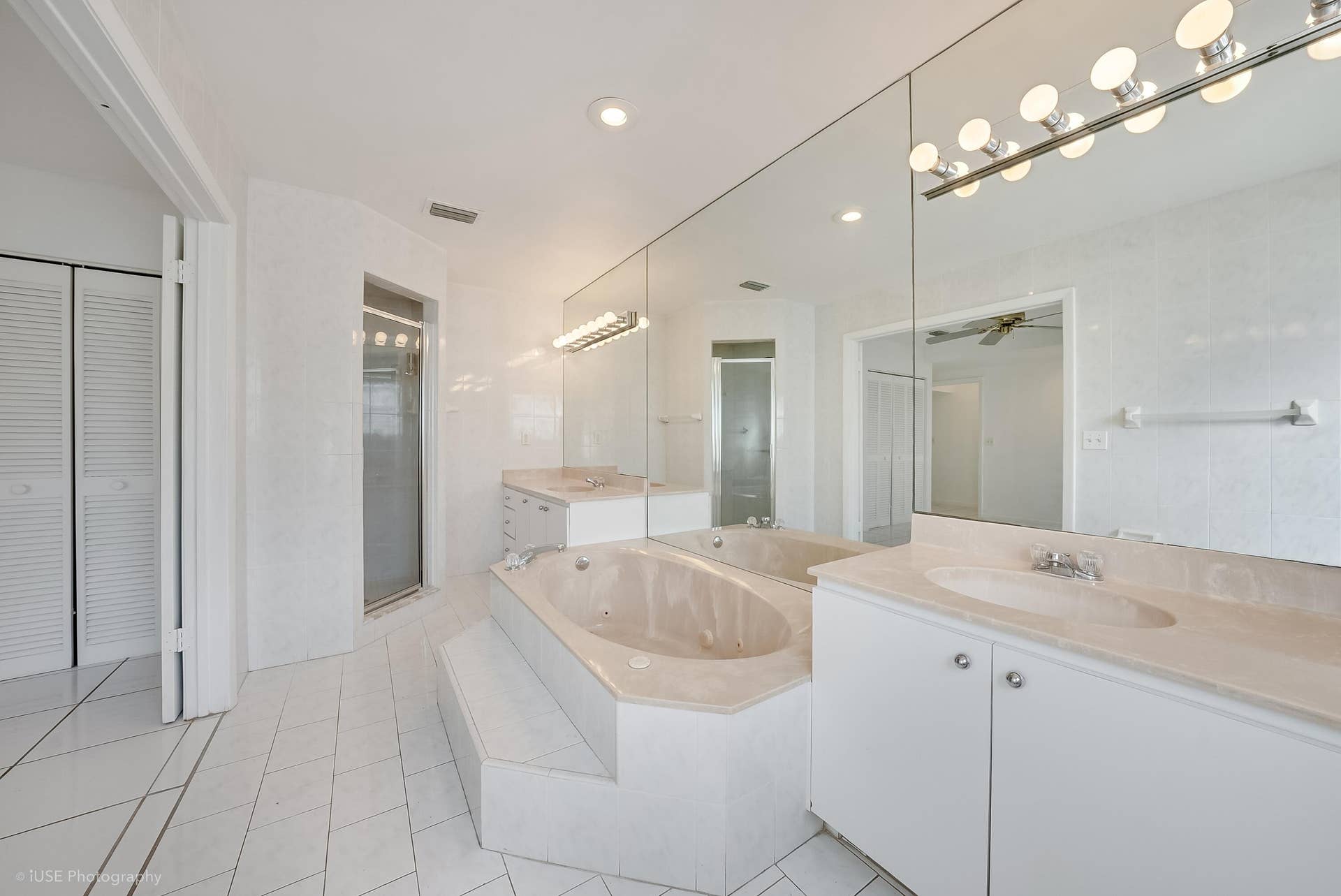 2141 SW 23RD Avenue, Fort Lauderdale, FL 33312 downstairs_main_ensuite_bathroom