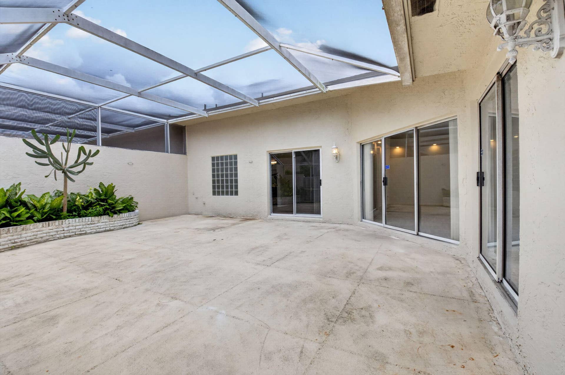 9621 BOCA GARDENS Circle N, #C, Boca Raton, FL 33496 SCREENED PATIO